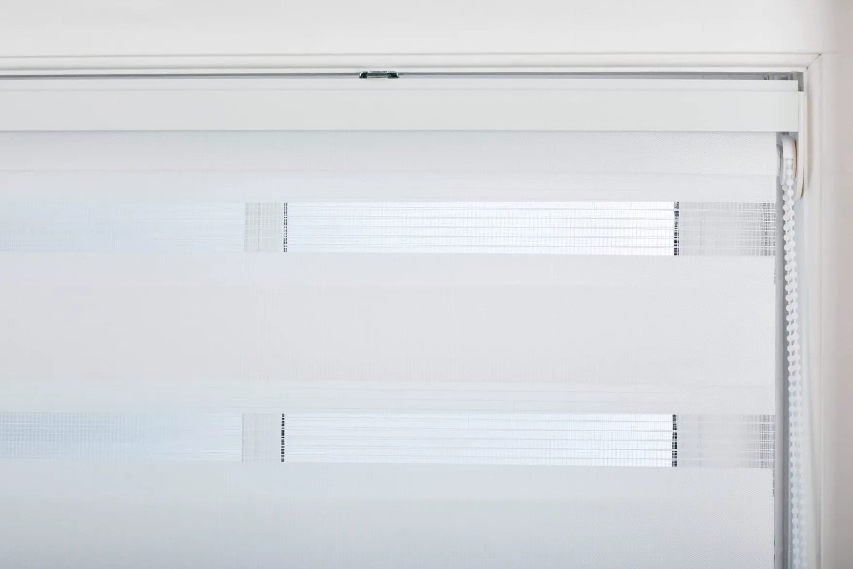 FURNISHED Stores Jour et Nuit sur Mesure - Store Enrouleur zébré en Tissu à Double Vision, Installation Rapide - Store Jour et Nuit, Blanc, 120W x 210H cm
