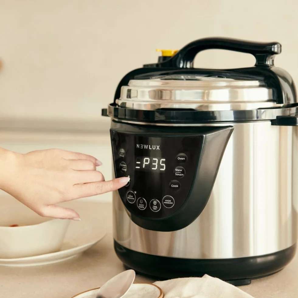 Mijoteuse Électrique Programmable NEWLUX Chef Pot V110, 1000W, 6L, 10 Programmes, Duo-pressure
