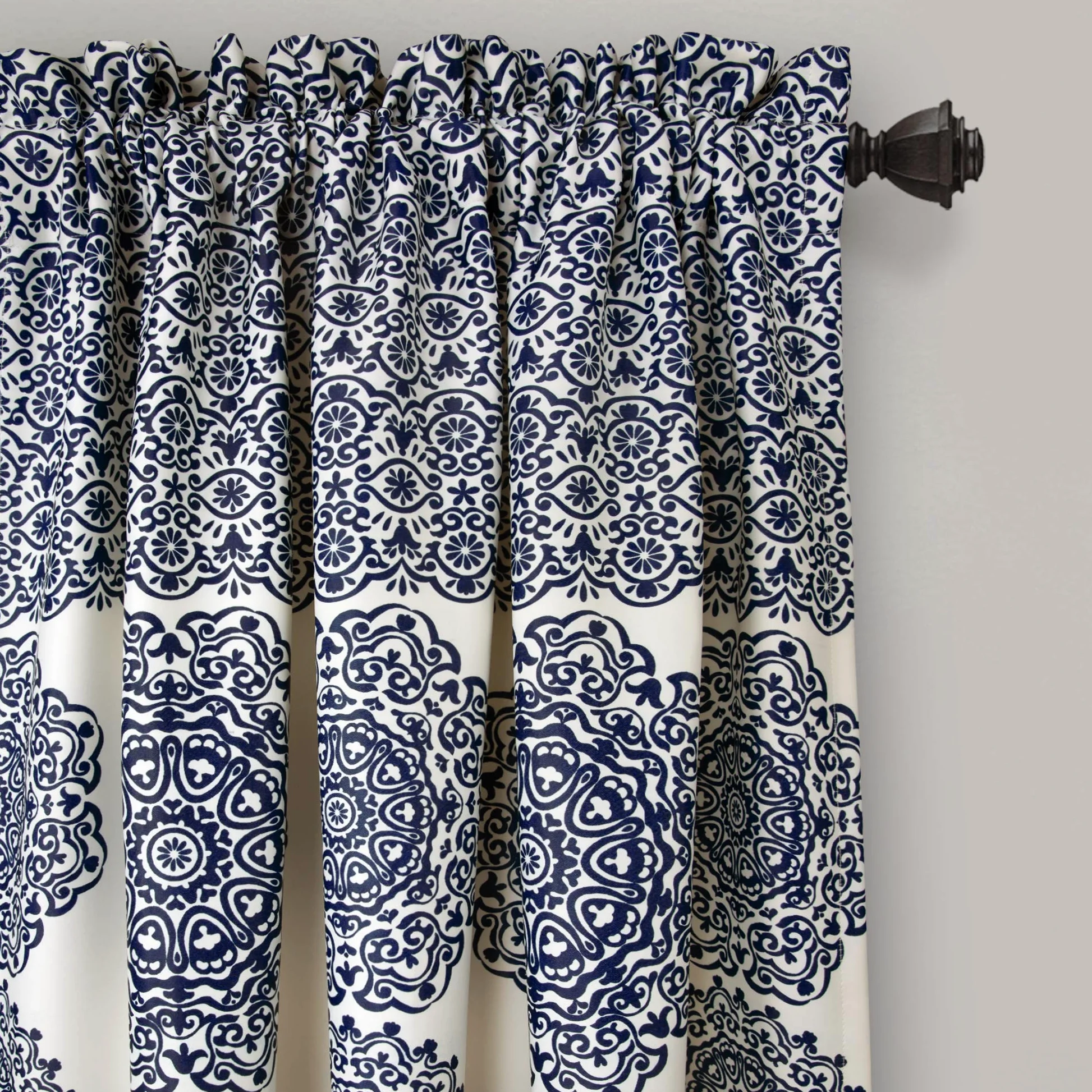 Lush Decor Rideaux à médaillon à Rayures en Tissu imprimé Mandala damassé bohème pour Salon, Salle à Manger, Chambre à Coucher (Paire), 241,3 x 132,1 cm (L x l), Bleu Marine