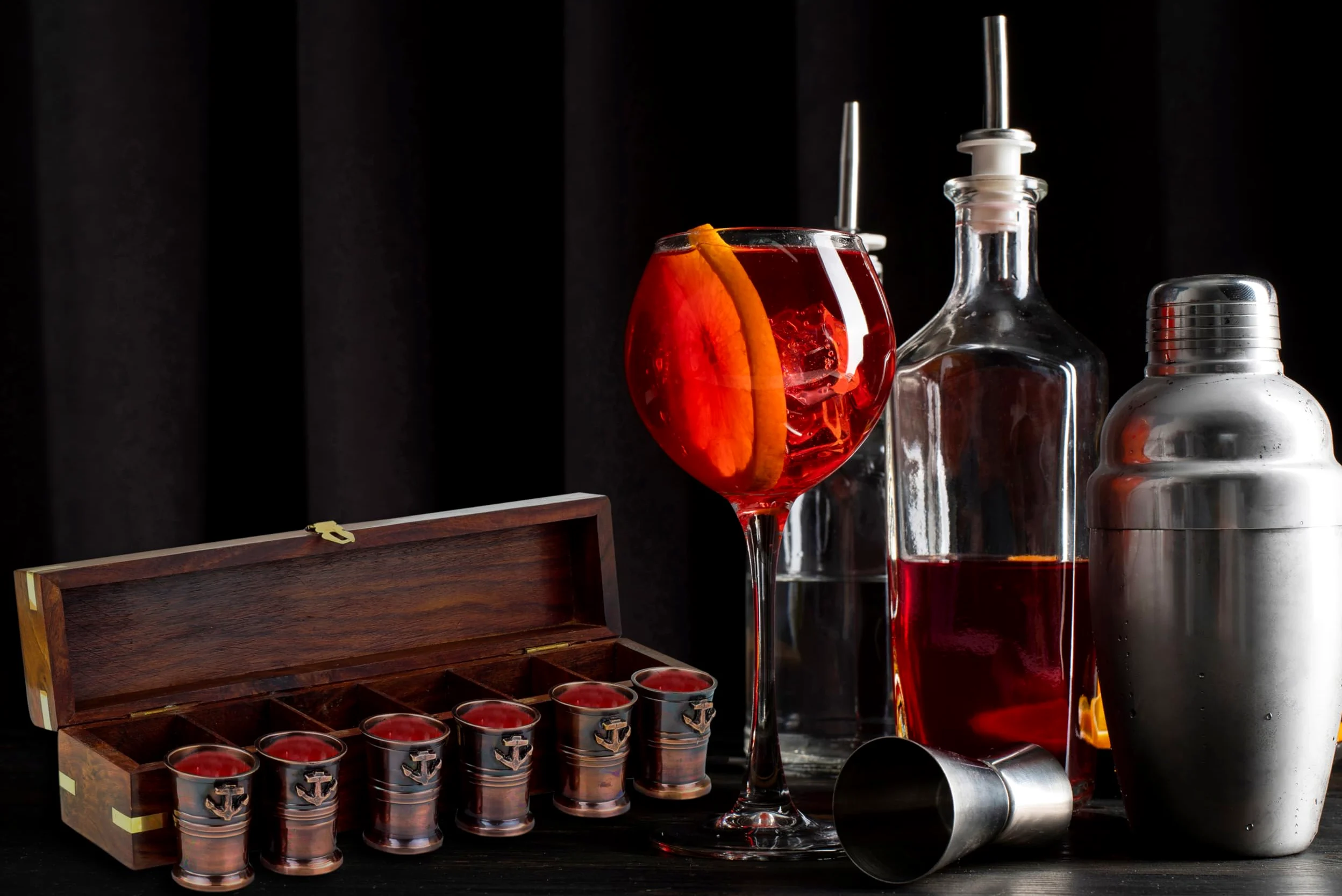 6 verres à shot avec étui en palissandre Compartiments Accessoires de rangement de bar en bois Idées cadeaux pour hommes Vaisselle