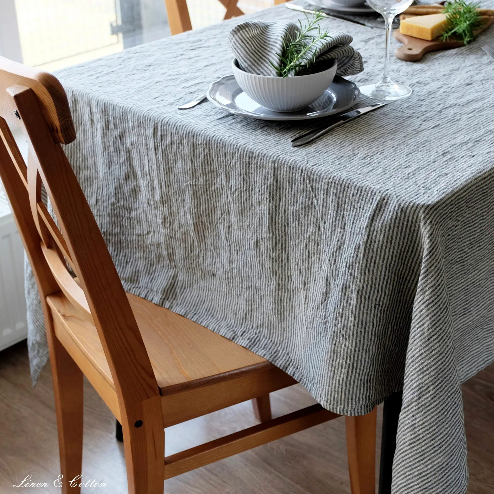 Linen & Cotton Vintage Rustique Rayée Nappe en Tissu Bjorn - 100% Lin Lavé, Beige Naturel Noir (153 x 153 cm) Drap de Table Champetre Campagne Carrée Lavable Machine pour Maison Cuisine Salle à Manger