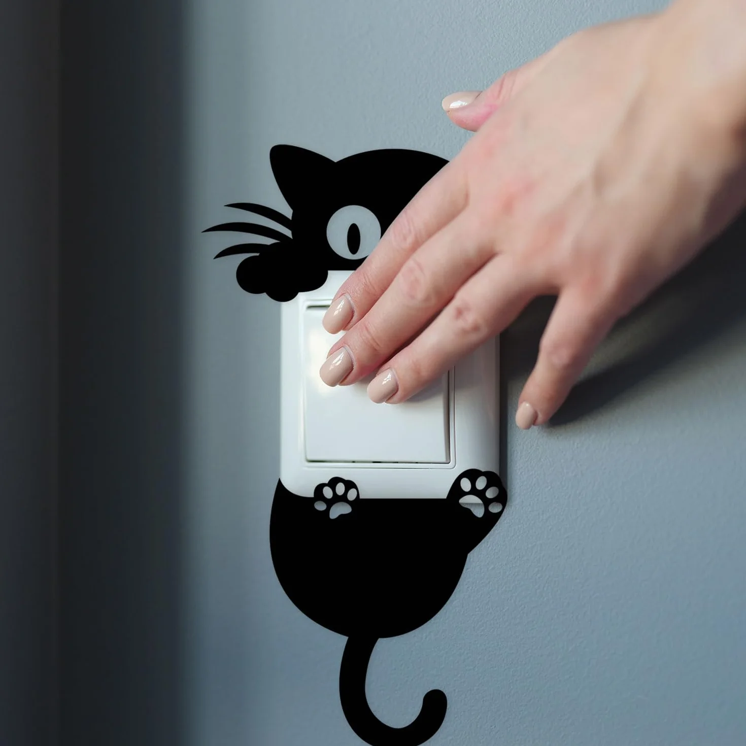 Sticker mural motif chat pour interrupteur et prise noir chat dv_757