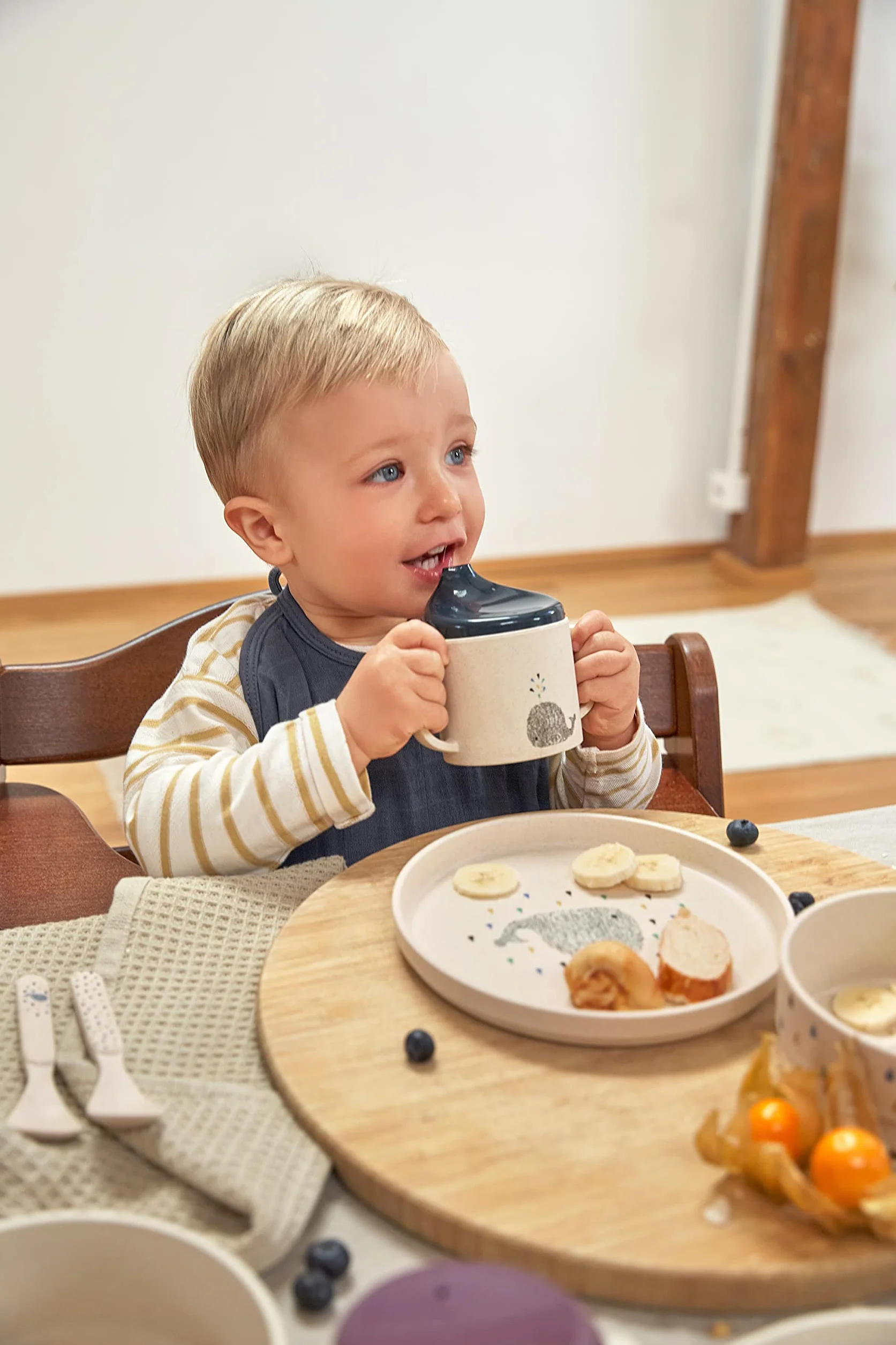 LÄSSIG Polypropylène PP Tasse à boire enfants anse couvercle amovible 150 ml Sippy Cup Little Water Whale