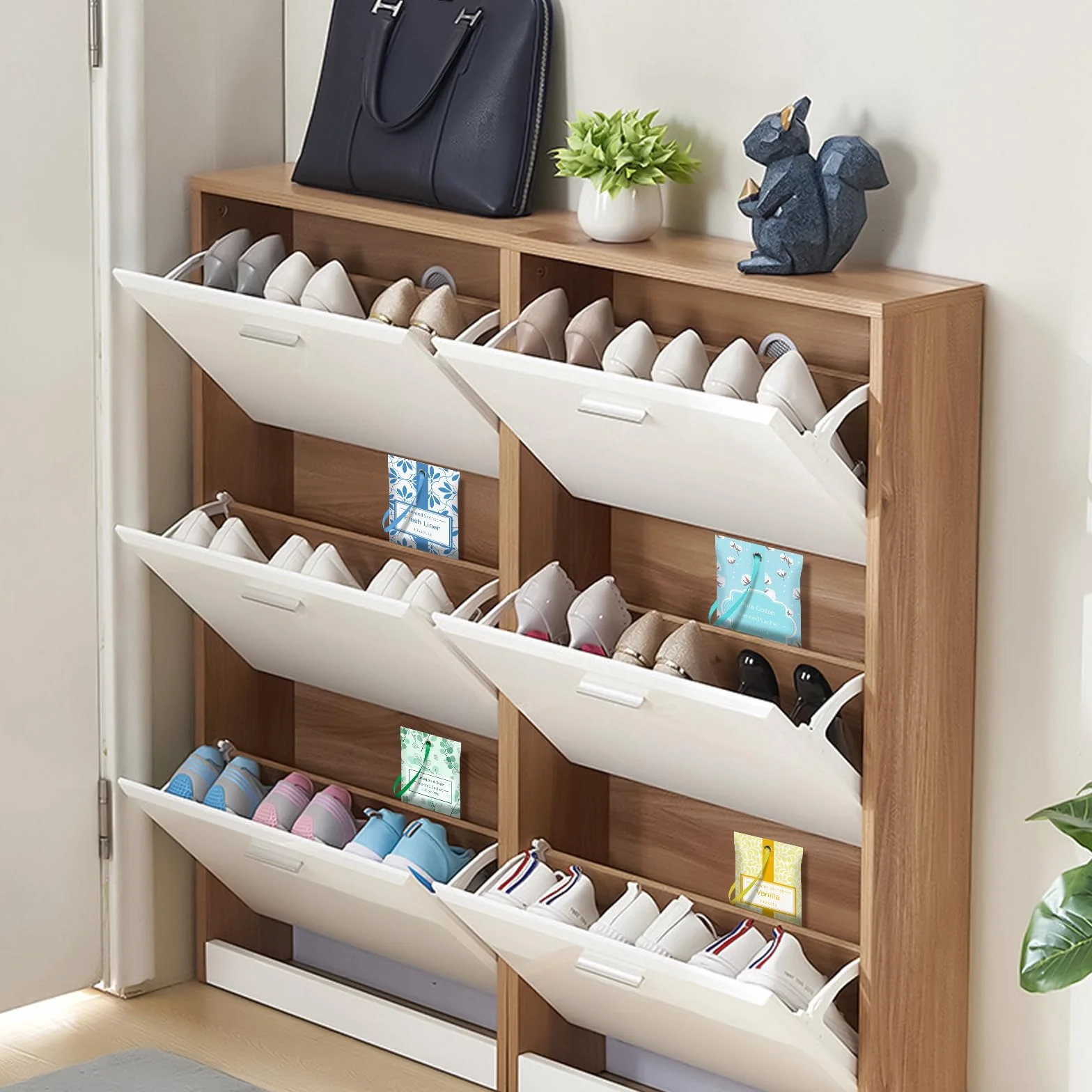 SCENTORINI Sachets Parfumés Frais pour Tiroirs, 16 sachets, 4 Senteurs Lin, Coton, Vanille, Eucalyptus Sauge