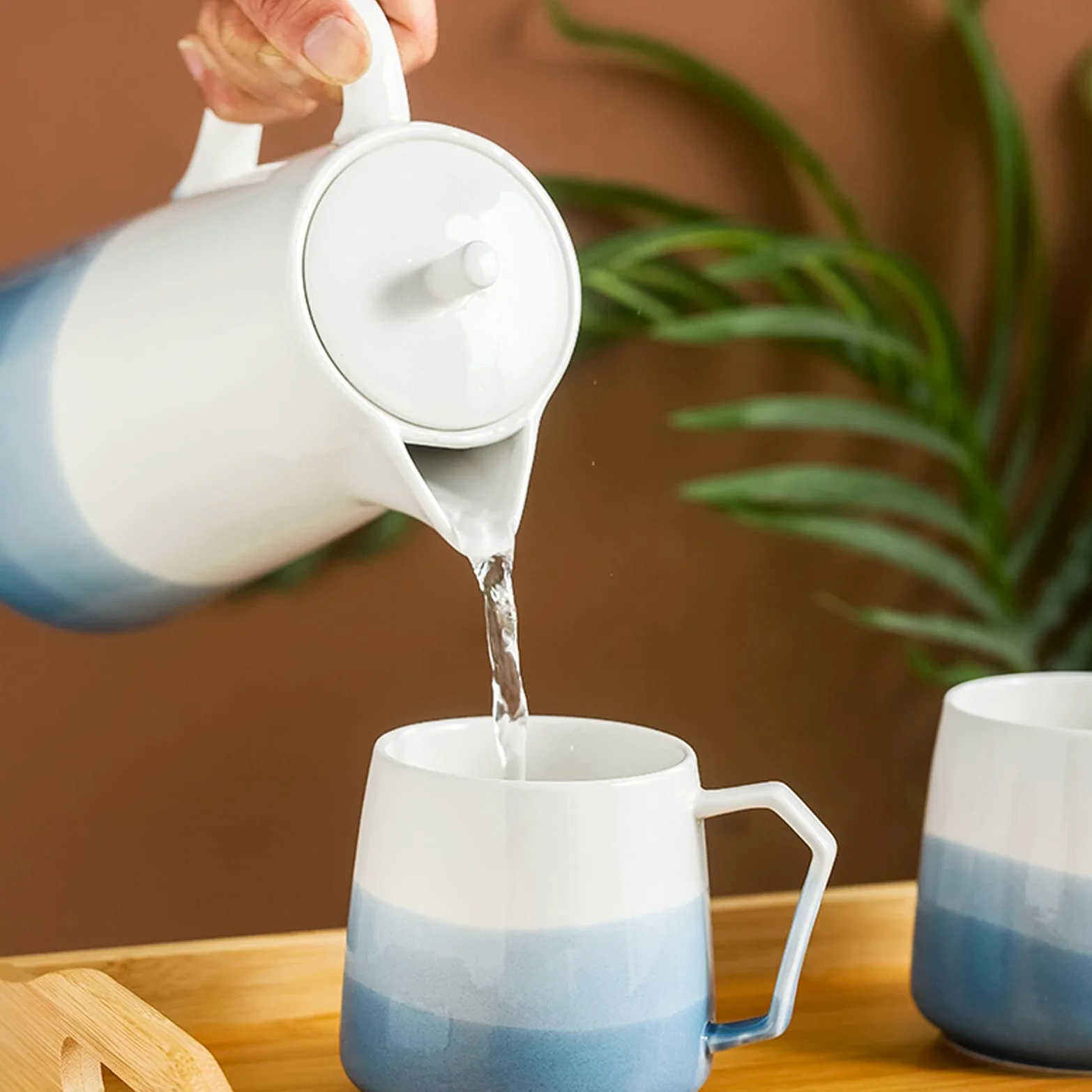 Pichet Pichet céramique créatif avec poignée et Couvercle Domestique pichet résistant à la température Haute température avec Design de Bec de olécranon sans Goutte Pichets