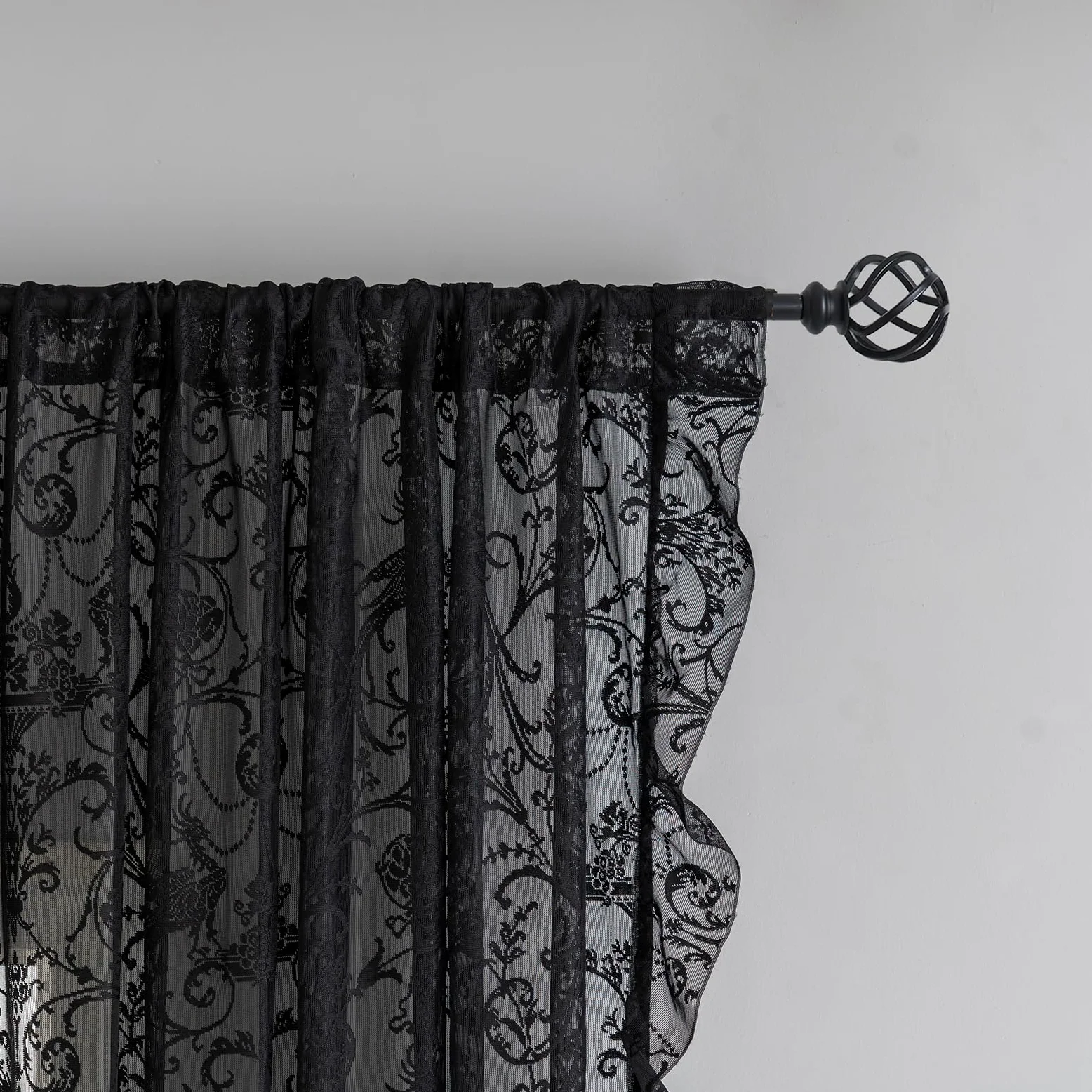Tudeco Lot de 2 rideaux transparents noirs en dentelle à motif floral, avec passe-tringle, gothiques fantaisie, mystiques Halloween, protègent la vie privée, pour chambre, 150 x 183 cm (l x L)