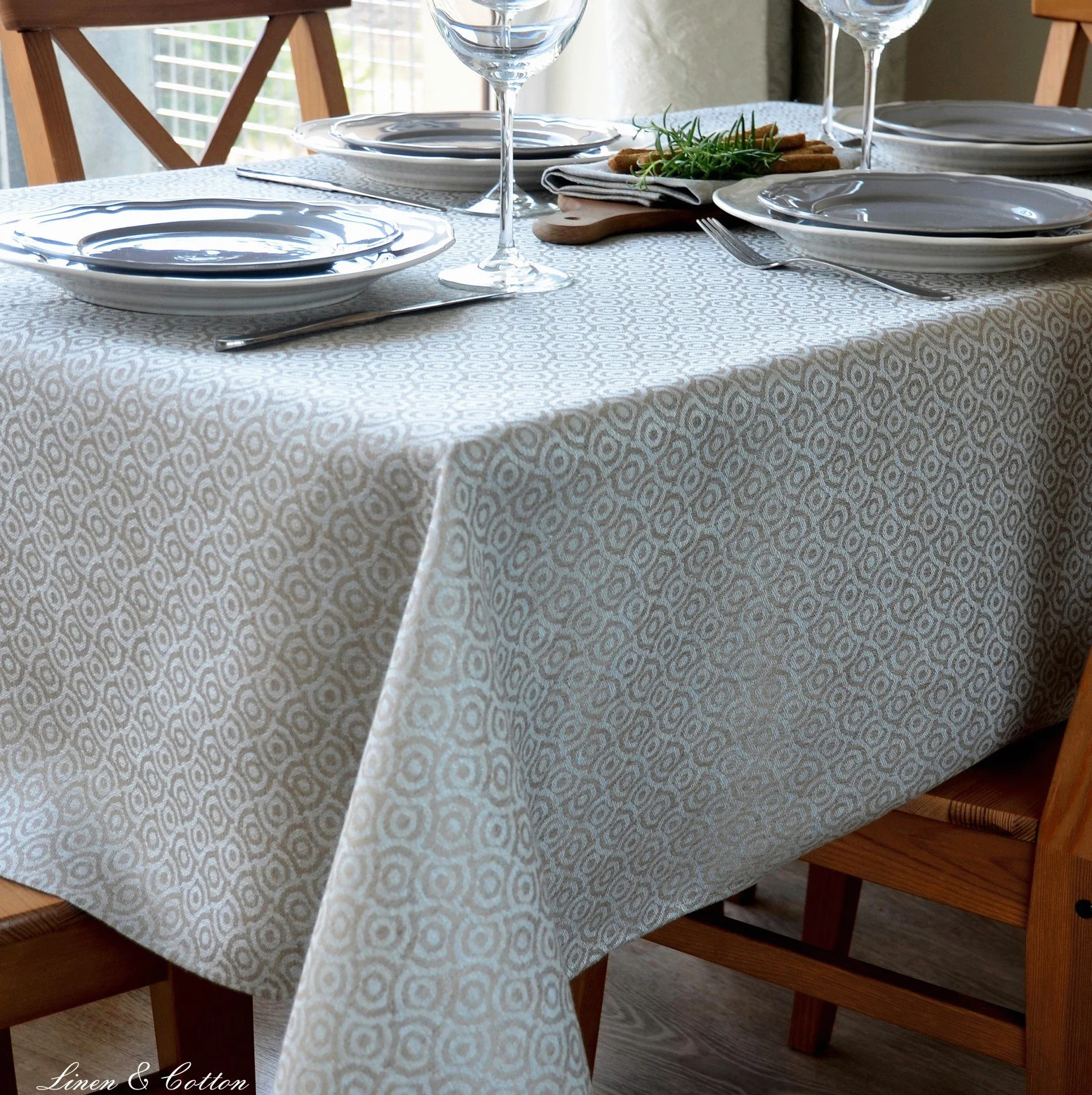 Linen & Cotton Jacquard Nappe de Table Ornements Désign Cervo - 100% Lin, Bleu Clair Beige (147 x 200 cm) Lavable Rectangulaire Grande Taille Couverture pour la Cuisine Décoration Salle à Manger Salon