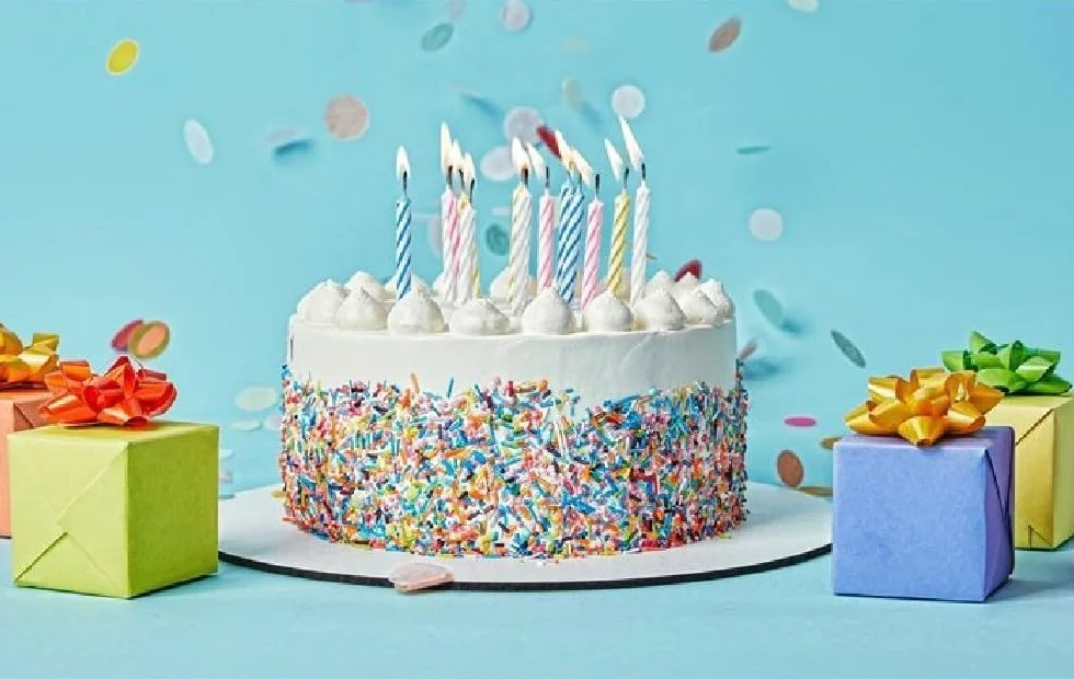 PARENCE Lot de 24 Bougies d'Anniversaire avec 12 Accroches pour Gâteaux