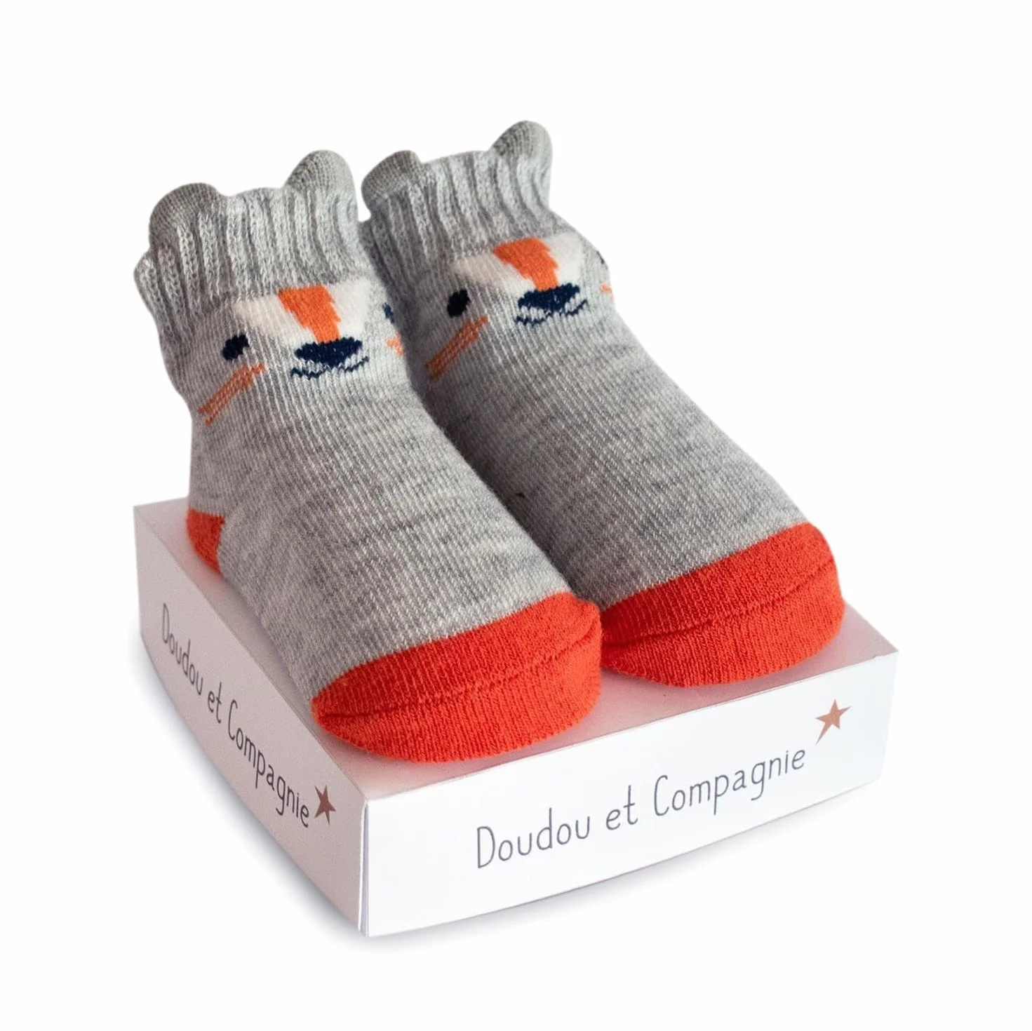 Gateau De Couches Et Ses Chaussettes Beiges