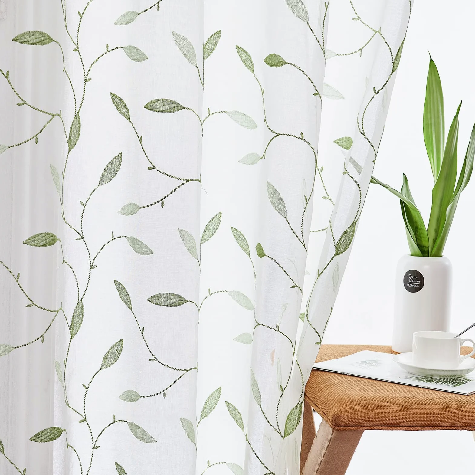 TOPICK Lot de 2 Rideau Voilage avec Oeillets et Feuilles Brodées Rideau Fenetre Transparent Vert sur Blanc Décoration d'Intérieur Romantique Rideau Léger Frais pour Salon Chambre 140 x 225 cm (L x H)