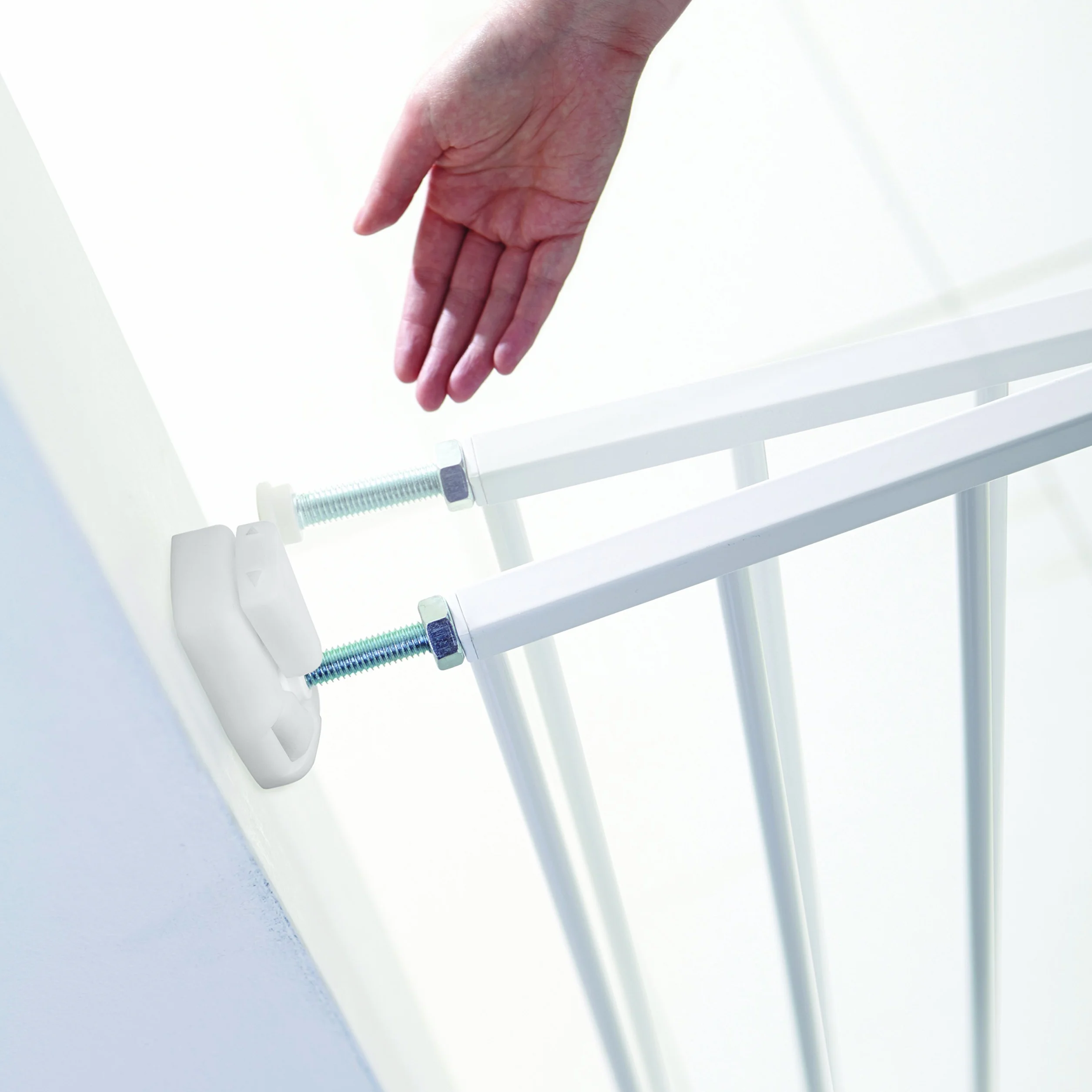 Munchkin Barrière de Sécurité Lindam Easy Close Métallique 64.5-102cm Blanche