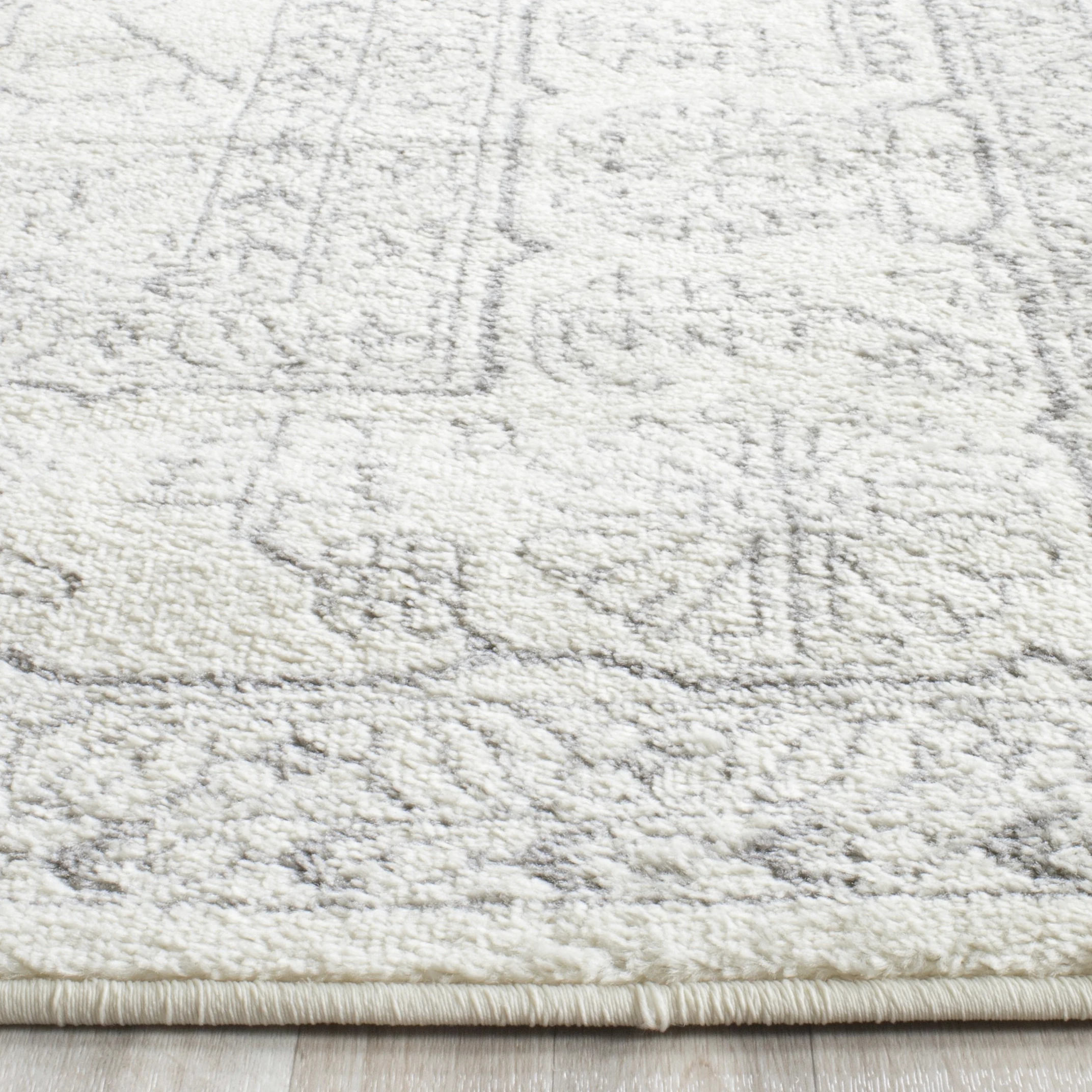 SAFAVIEH Tapis 122 x 183 cm - Adirondack Collection - Design Traditionnel, Ivoire & Argent, Mélange Synthétique Entretien Facile, Idéal pour Salon, Chambre, Bureau