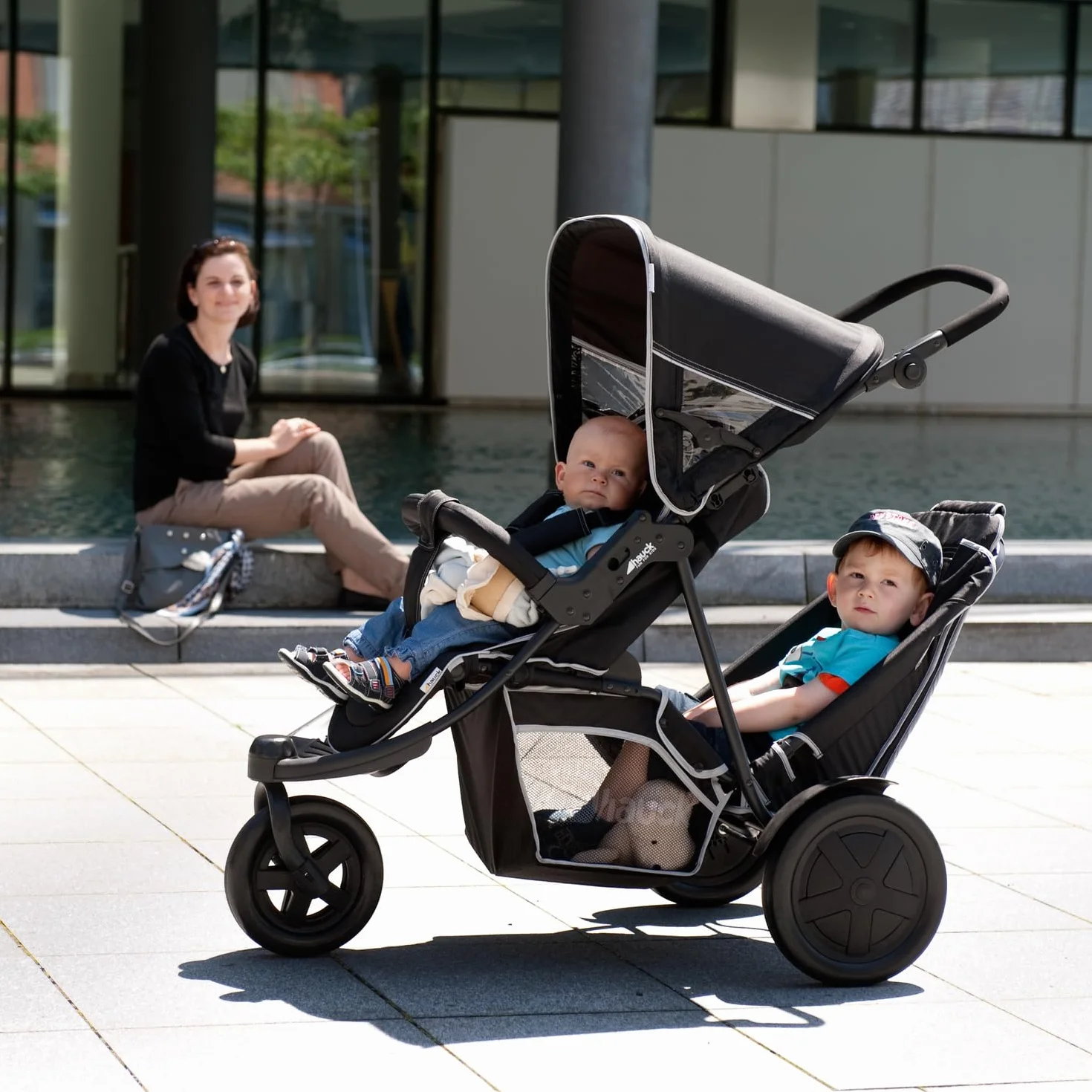 Hauck Freerider Poussette Double 3 Roues pour 2 Enfants Noir - Siège Inclinable, Charge 15 kg, Poignée Réglable, Habillage Pluie Inclus