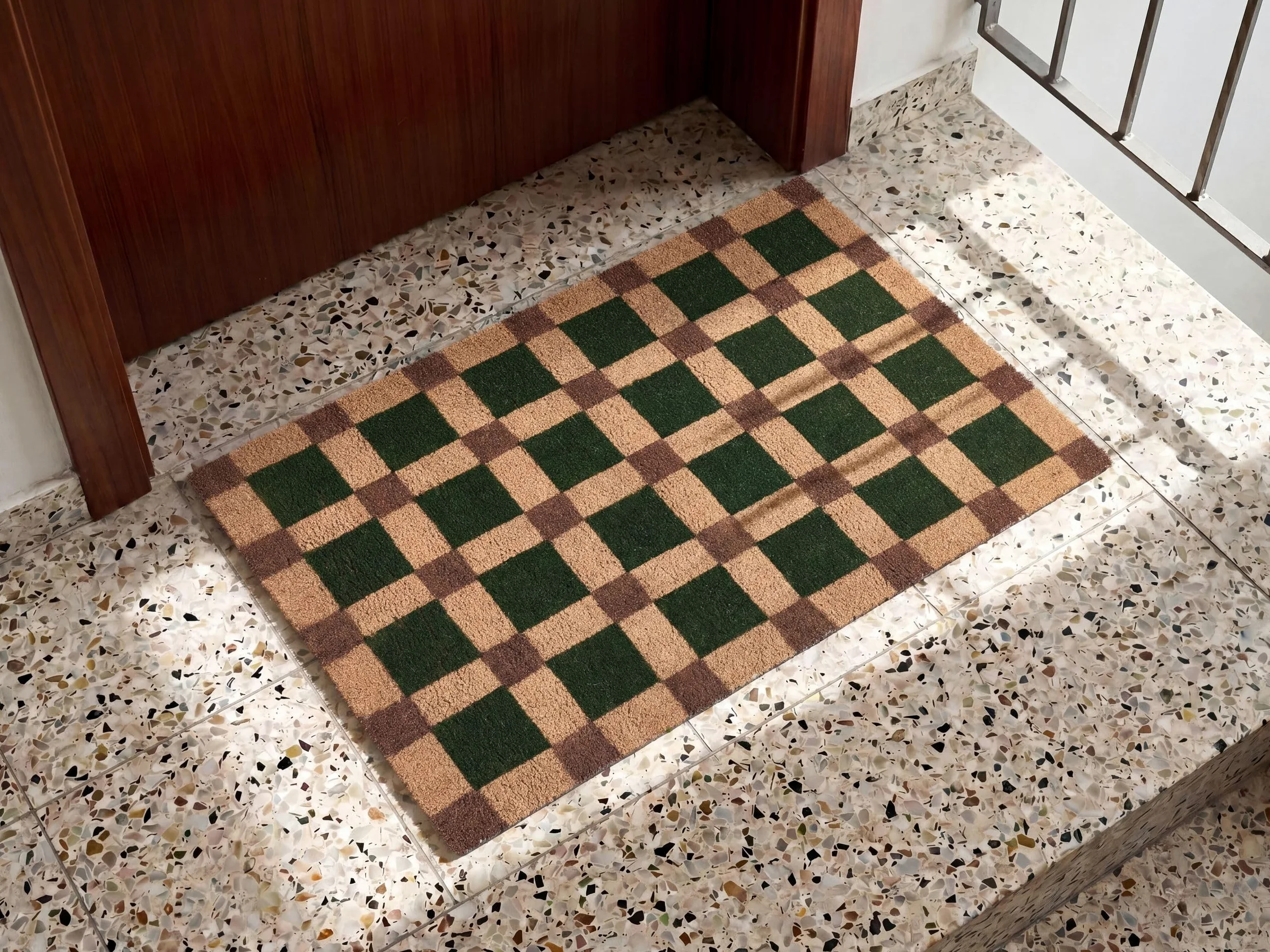 Beliani Paillasson en Fibre de Coco 60 x 90 cm Antidérapant Dessous en PVC Motif à Carreaux Vert et Beige Villasis