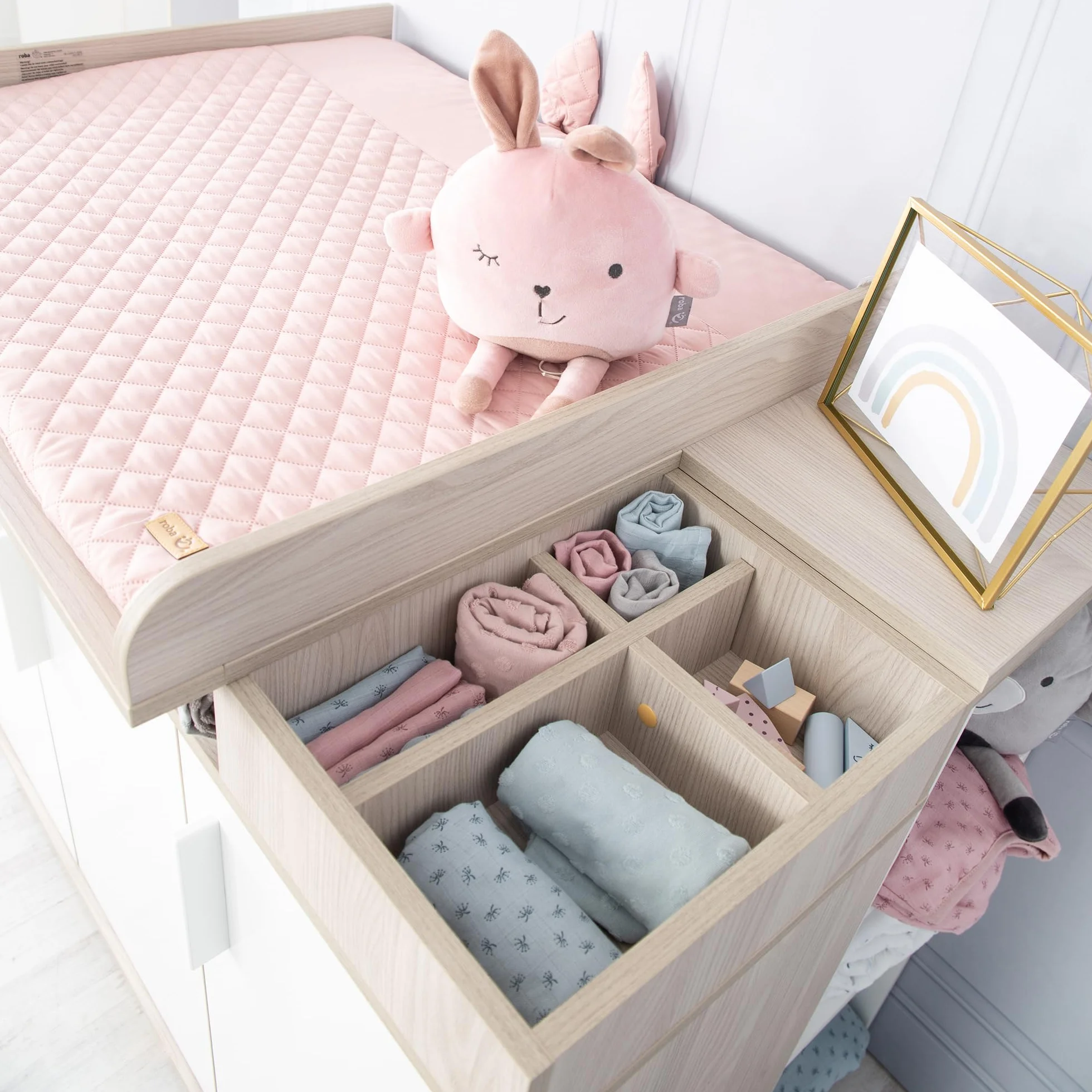 Chambre Bébé Complète Olaf Lit Évolutif 70 x 140 cm Commode à Langer Armoire 3 Portes Blanc Décor Bois