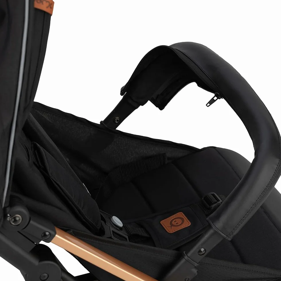 MoMi ESTELLE Poussette compacte légère pliable 6 mois 15 kg dossier inclinable repose-pieds réglable roues amorties grand panier harnais 5 points