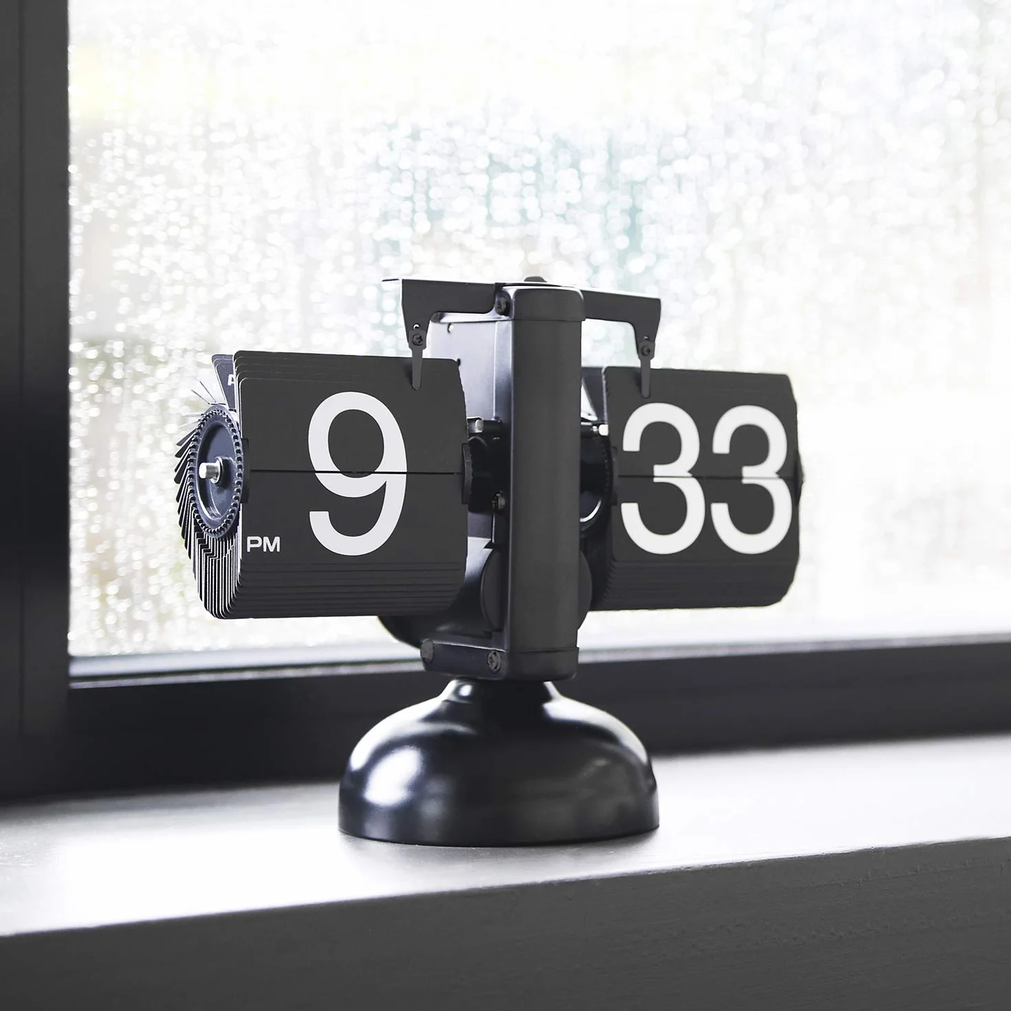 Mooas Flip Desk Clock Retro Vintage Black Large Number Battery Powered Home Office School Hotel Café