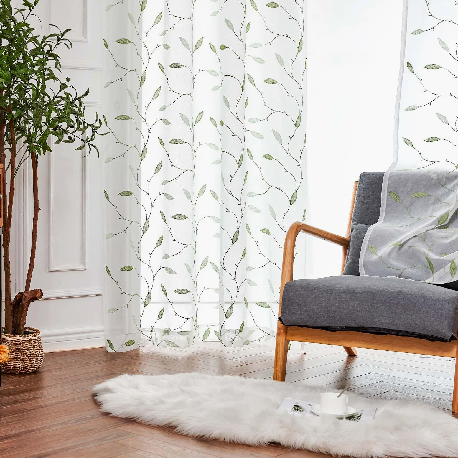 TOPICK Lot de 2 Rideau Voilage avec Oeillets et Feuilles Brodées Rideau Fenetre Transparent Vert sur Blanc Décoration d'Intérieur Romantique Rideau Léger Frais pour Salon Chambre 140 x 225 cm (L x H)