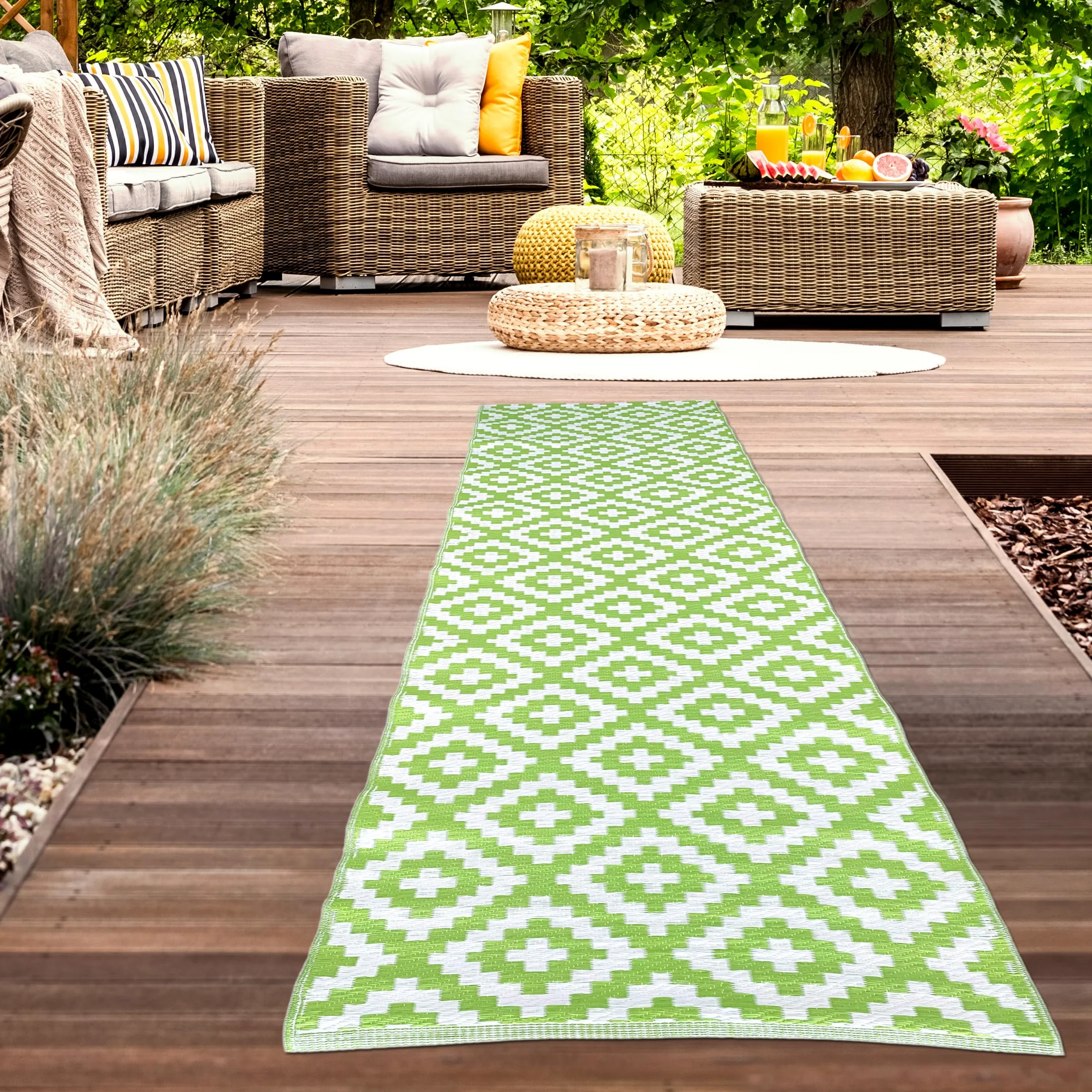 CARPETIA Tapis d'extérieur résistant aux intempéries, Plastique, Tapis d'auvent de Camping, Tapis de Jardin, Tapis de Balcon, Tapis Long, Motif en Losange, Vert Blanc 90 x 300 cm