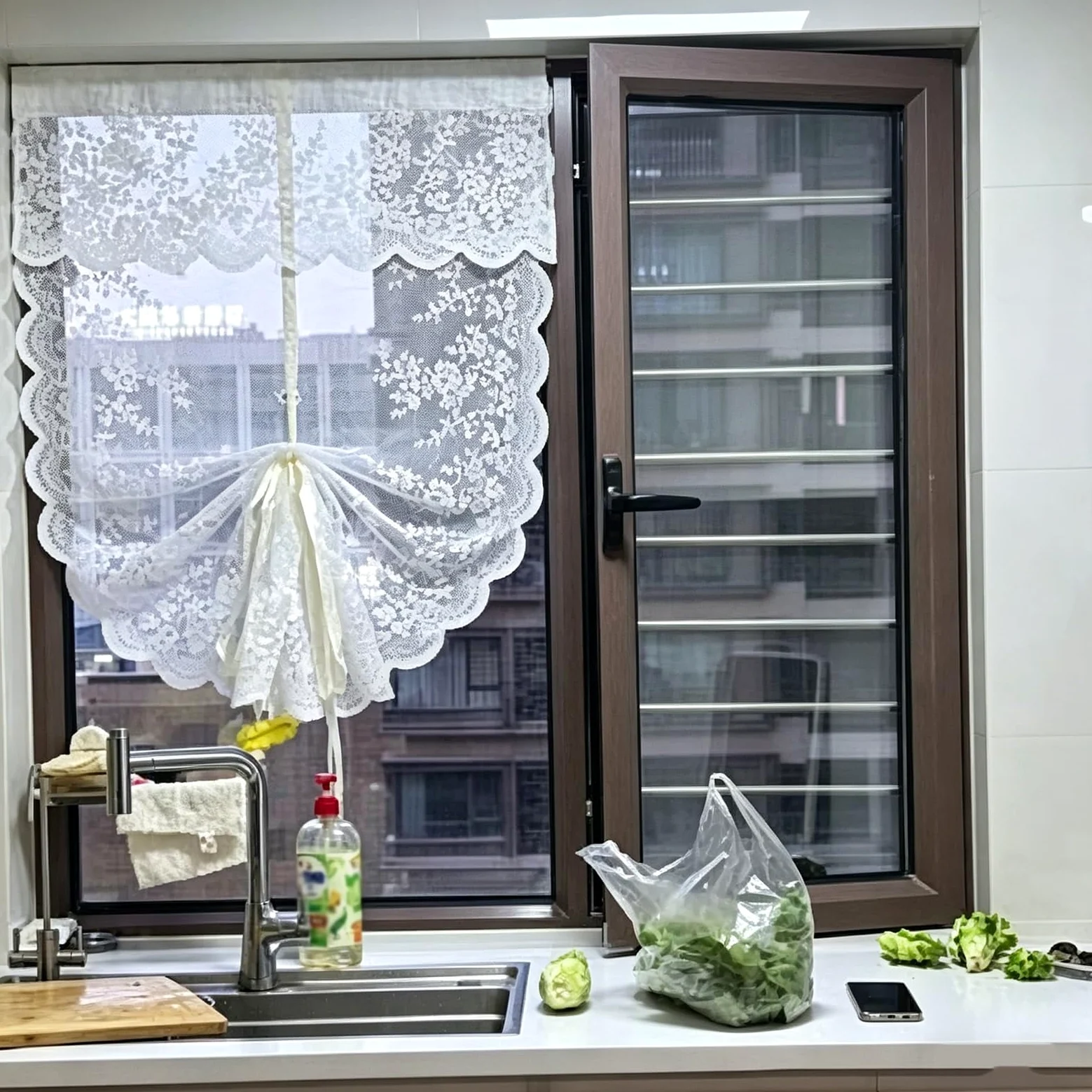 2 Pièces Français Rideaux de Ballon À Nouer, Rideaux Élégants Brodés À Fleurs Filtrant la Lumière AVCE Bords Festonnés et Passe-Tringle pour Cuisine(WxH80x240cm/31x94inch)