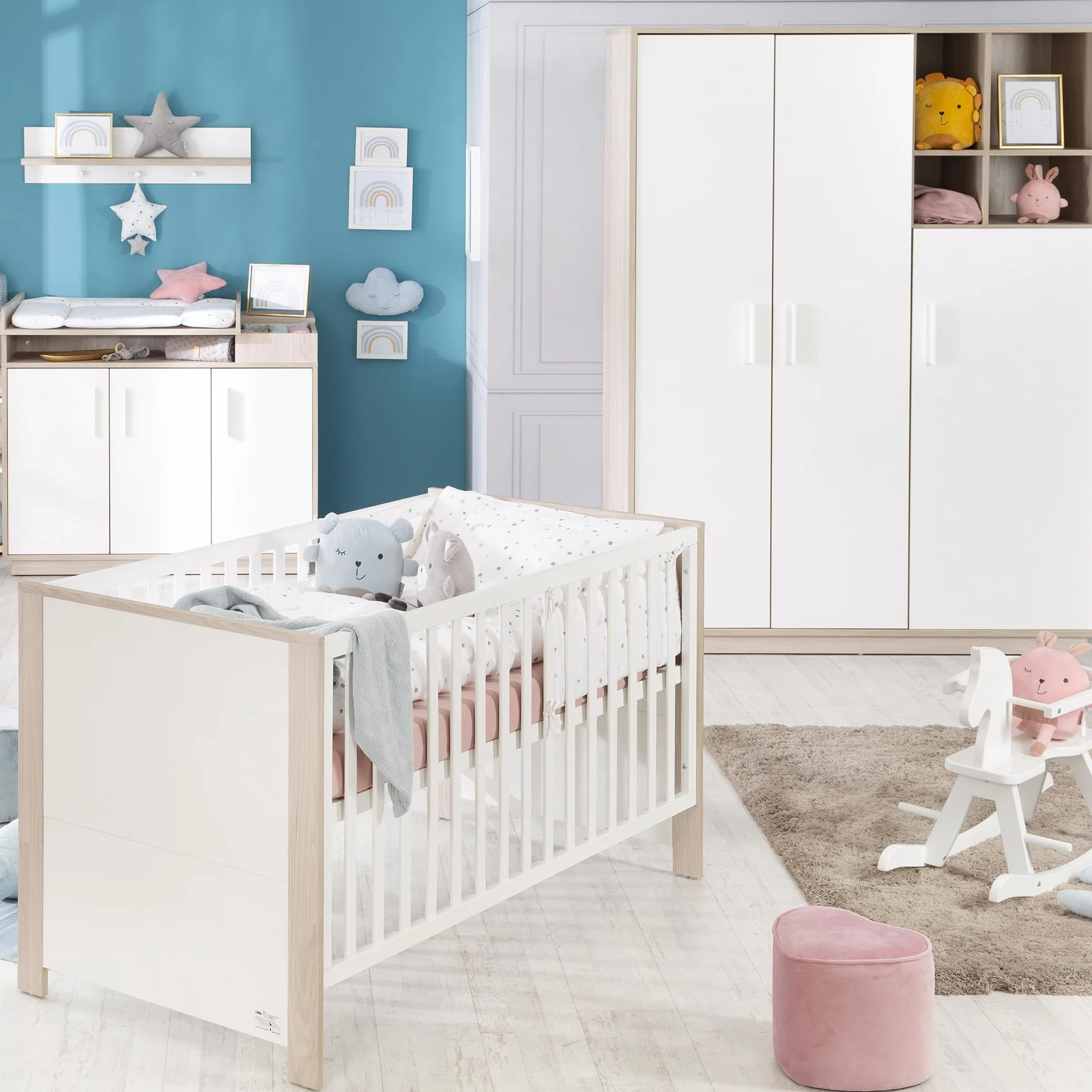 Chambre Bébé Complète Olaf Lit Évolutif 70 x 140 cm Commode à Langer Armoire 3 Portes Blanc Décor Bois