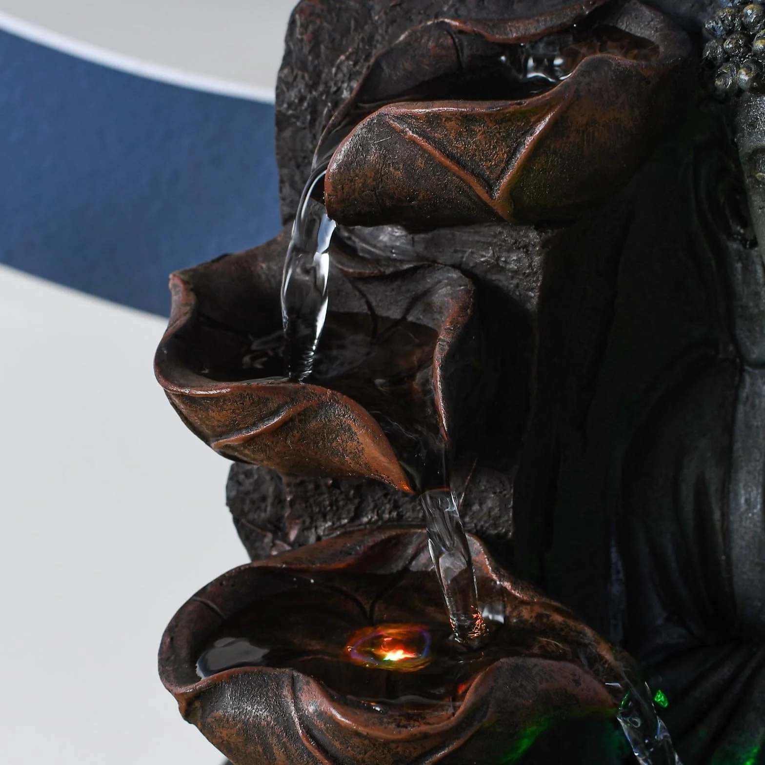 Fontaine d’Intérieur Cascade Bouddha Lotus LED Lumière Colorée Feng Shui 21 x 21 x 26 cm