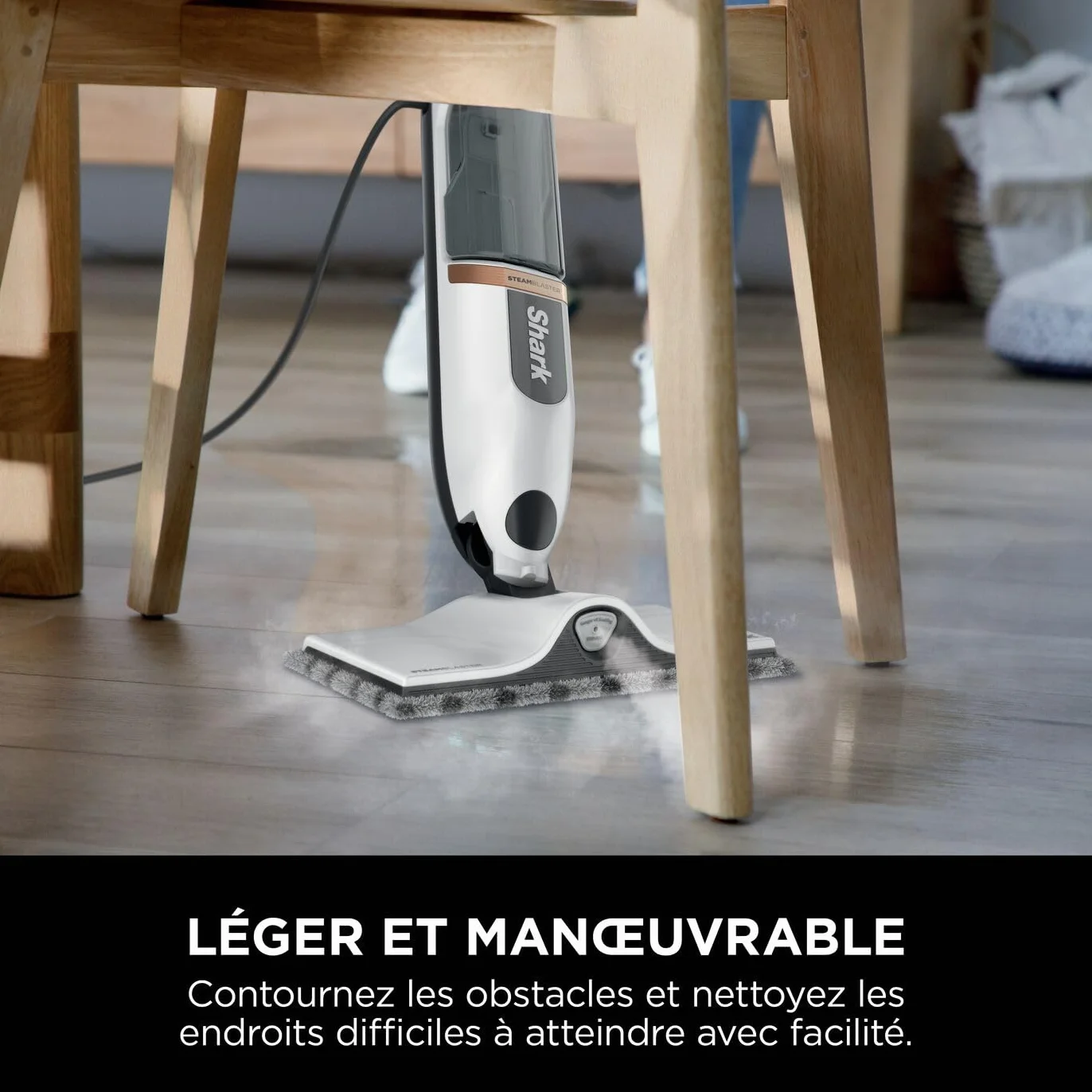 Shark SteamSpot S2001EU Balai vapeur pour sols durs, léger, sans produit chimique, réservoir amovible, 2 tampons Dirt Grip lavables, Blanc et Cuivre