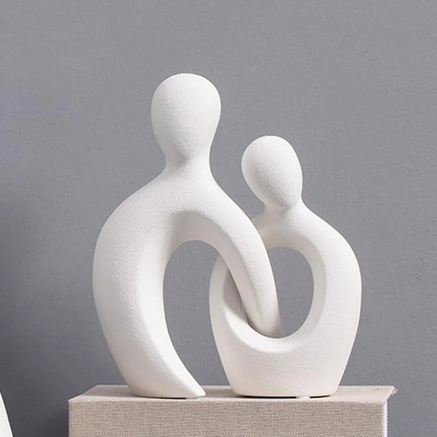 Statue Romantique en Céramique Blanche Moderne pour Décoration Intérieure