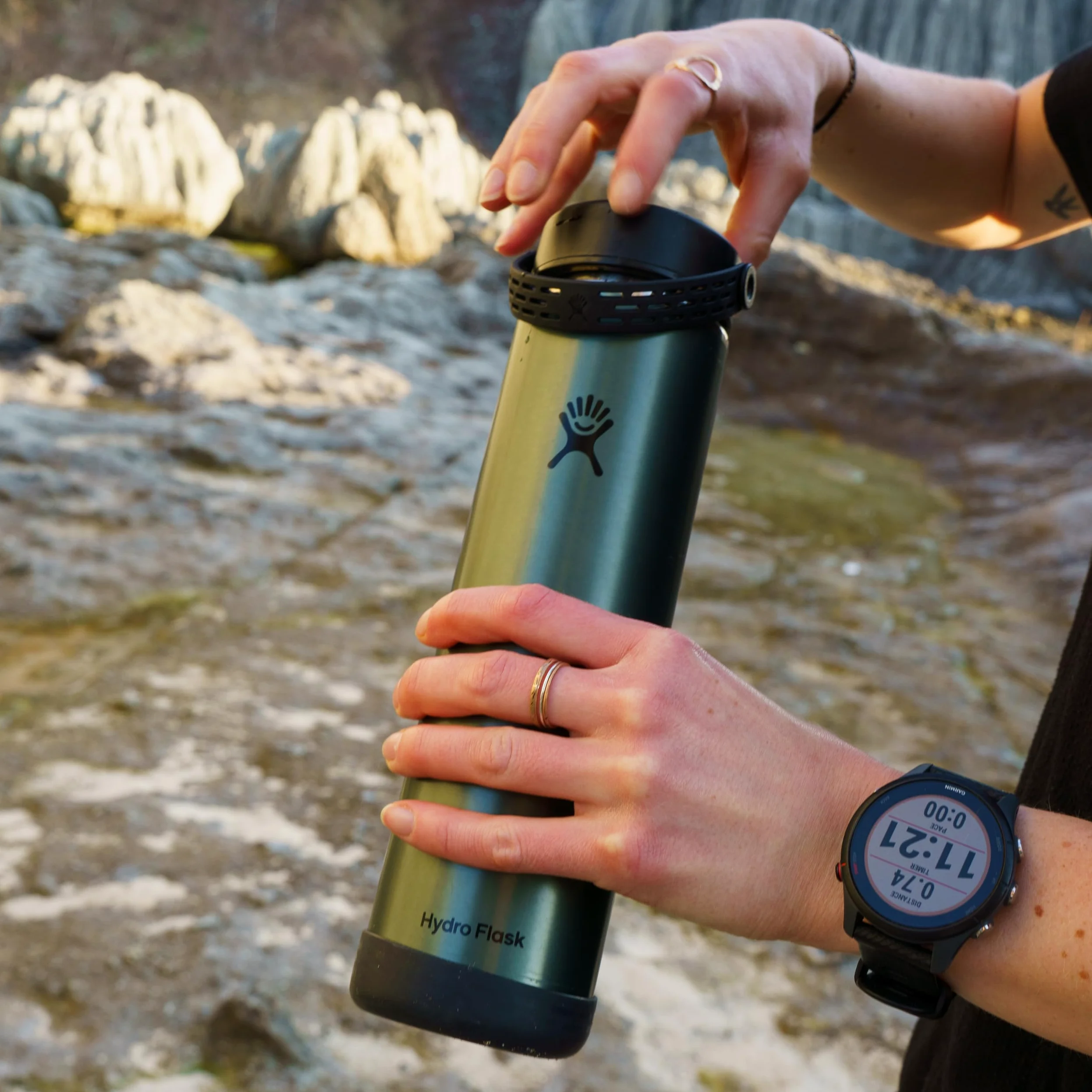 Hydro Flask Trail Series Bouteille d'eau légère avec Bouchon Flexible Large et Isolation sous Vide à Double paroi