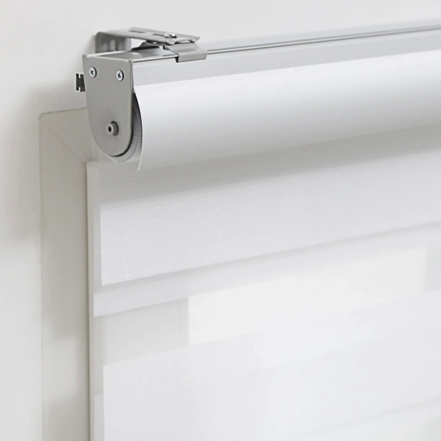 MADECOSTORE Store Enrouleur Jour Nuit texturé Lurex avec Coffre - Gamme Must - Blanc - L63 x H250cm