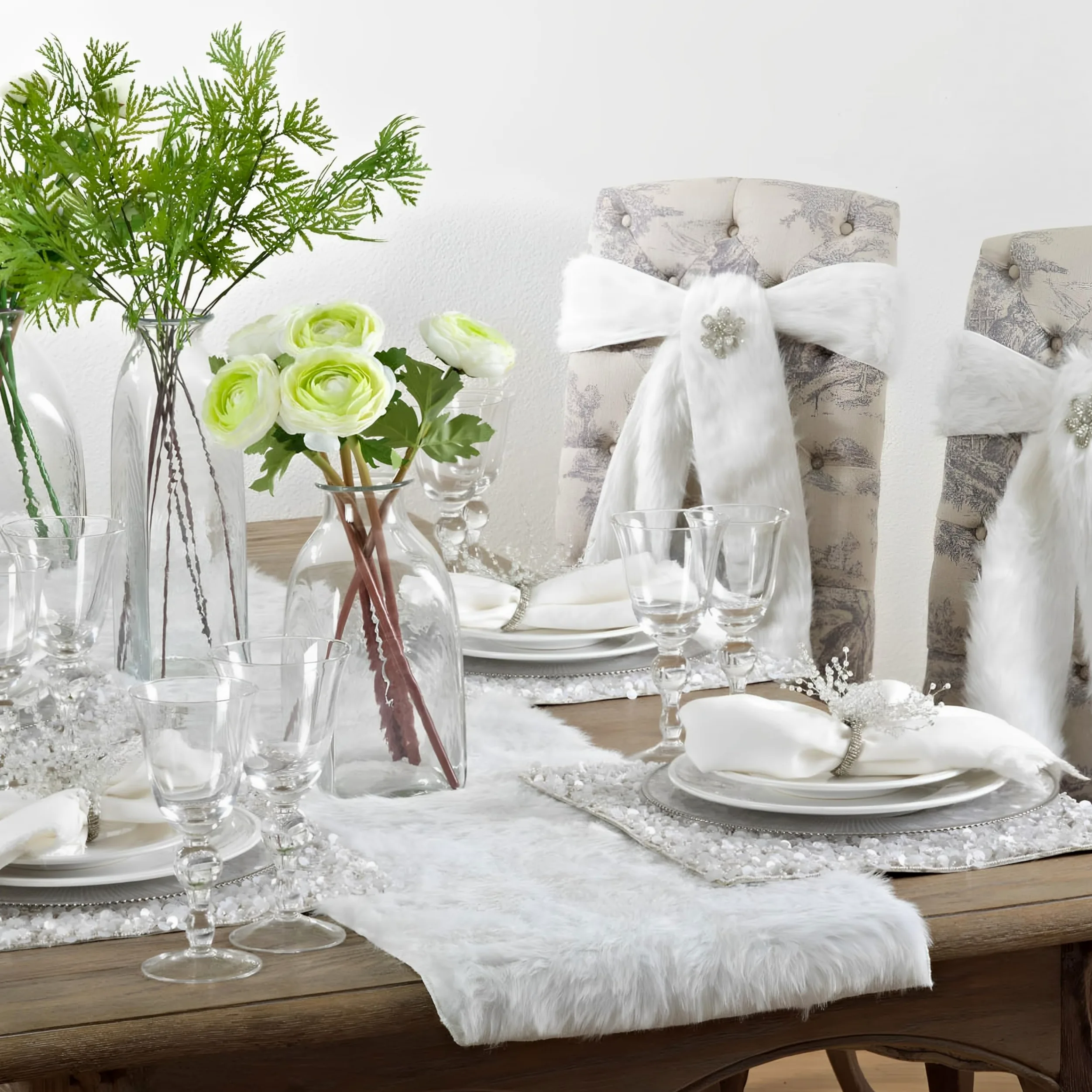Saro Lifestyle Chemin de table en fausse fourrure, 38,1 x 274,3 cm, Blanc