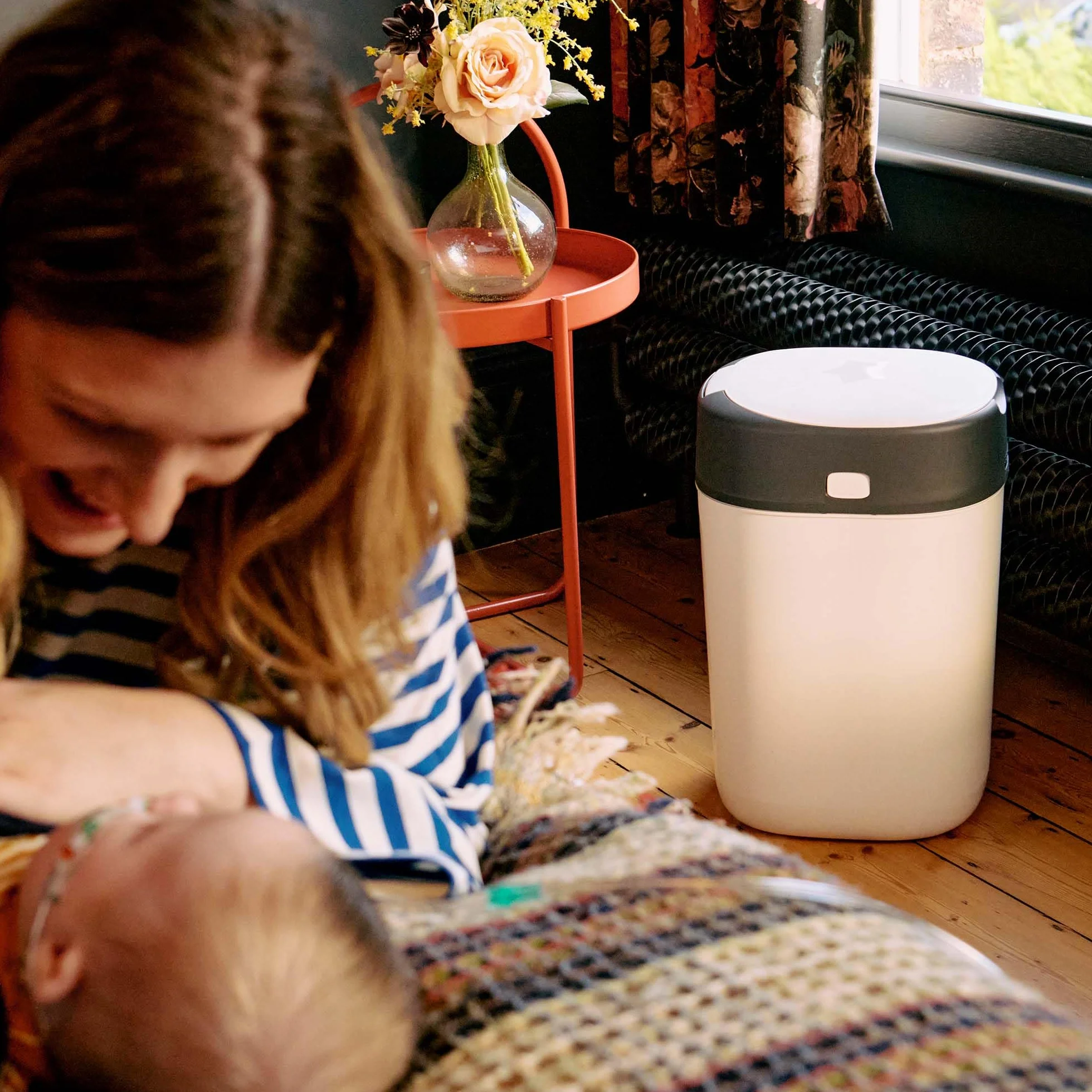 Tommee Tippee Poubelle à couches Twist & Click Pack Exclusif avec 2 Recharges, Protection anti-odeurs anti-germes, Grande capacité