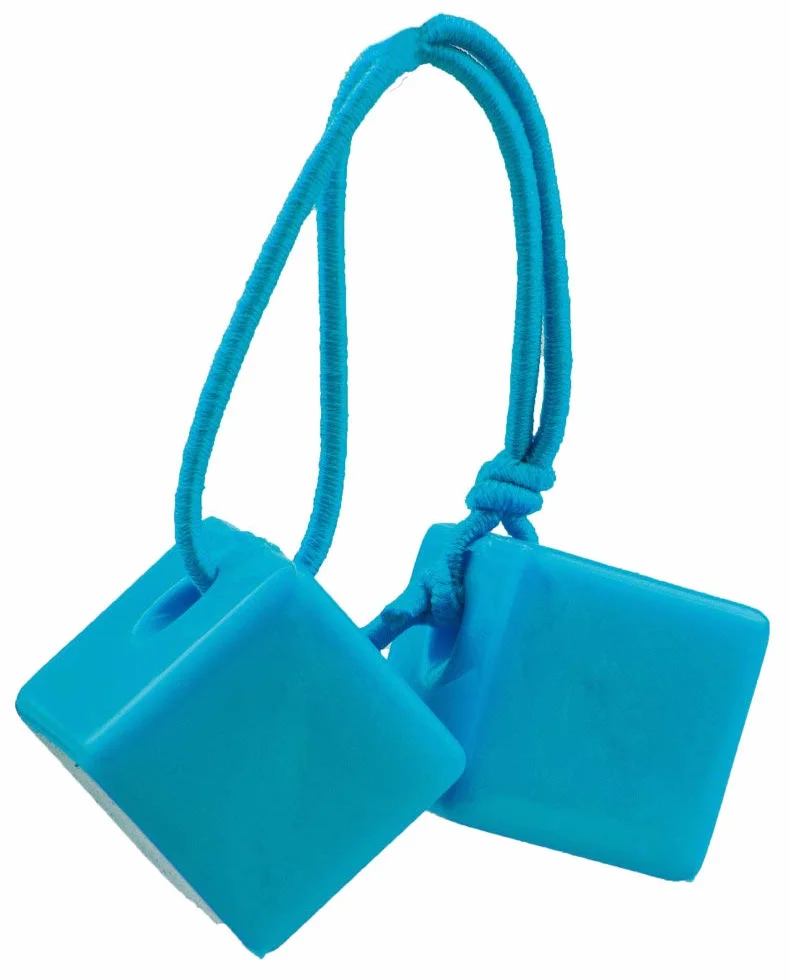 Cube queue de cheval à deux perles 5 pièces rose bleu jaune violet vert sur carton à suspendre