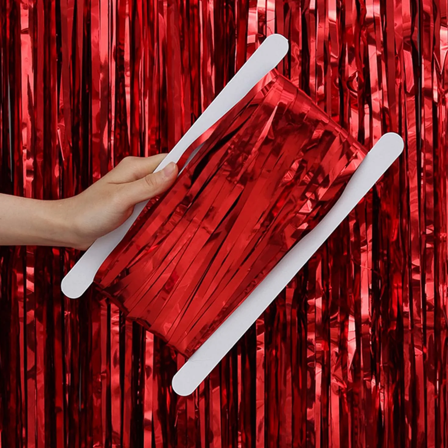 Rideau Métallique Frange Rouge 1m x 2m CC Wonderland Zone Décoration Anniversaire Noël Party