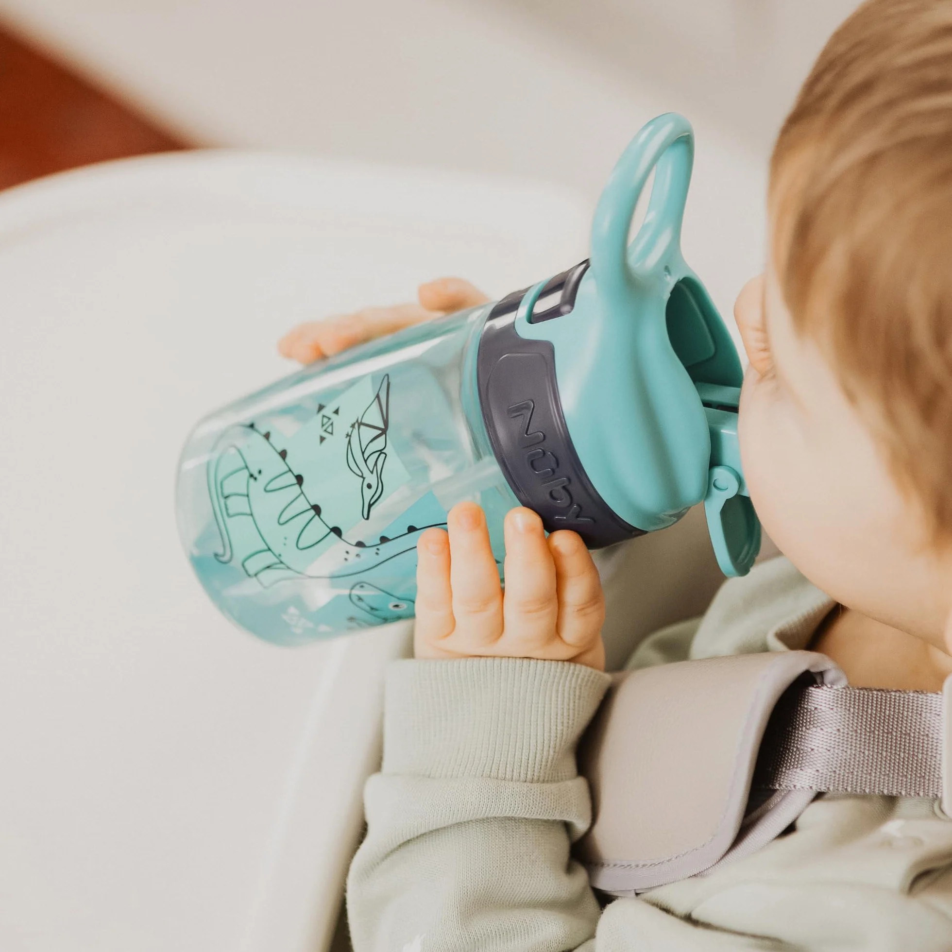 Nuby Incredible Gulp Tasse enfants 360ml 2 Pack Anti-fuites Poignée transport Motifs Dinosaures +18 Mois