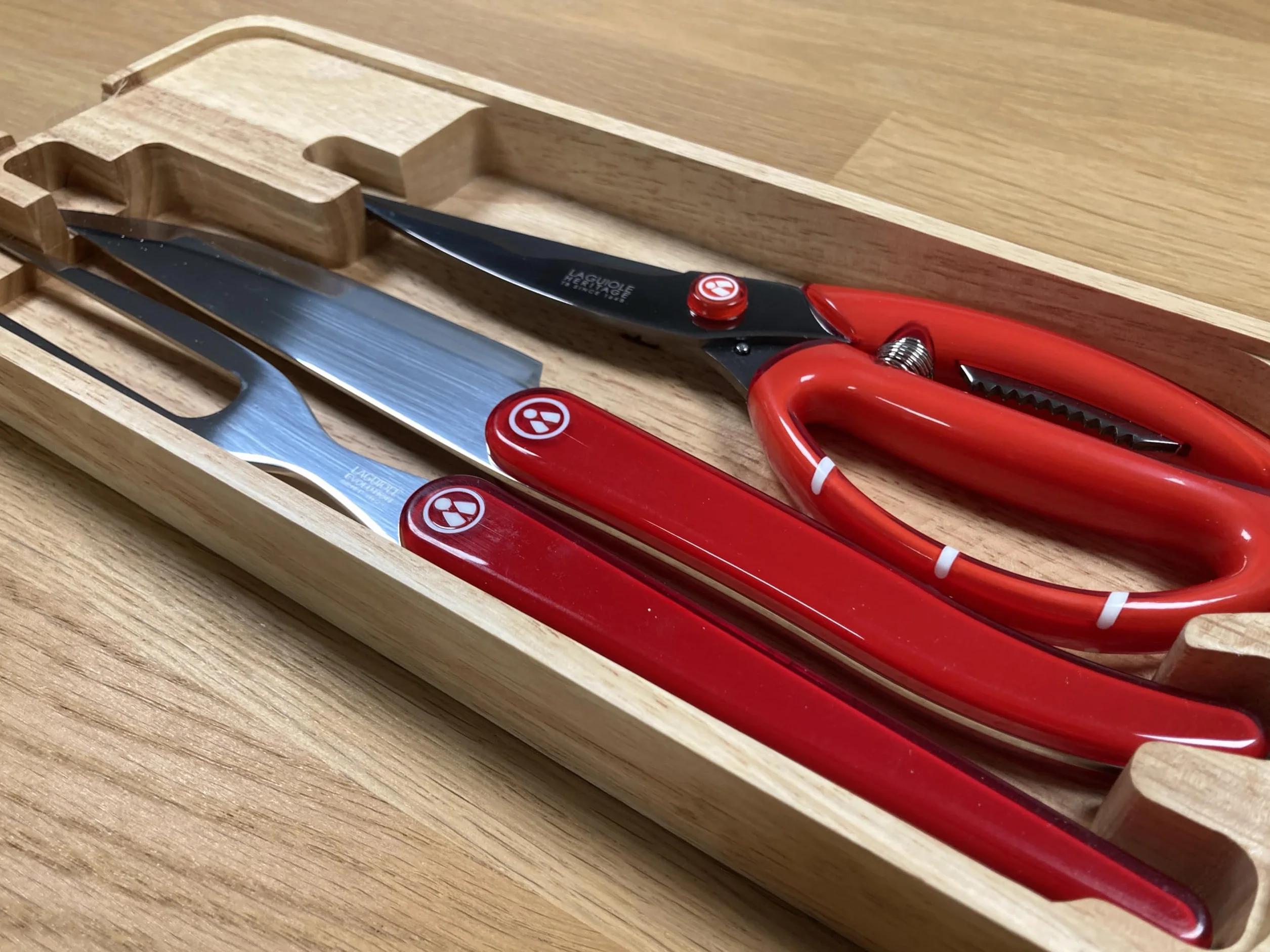 Coffret de service à découper Acidulé Rouge