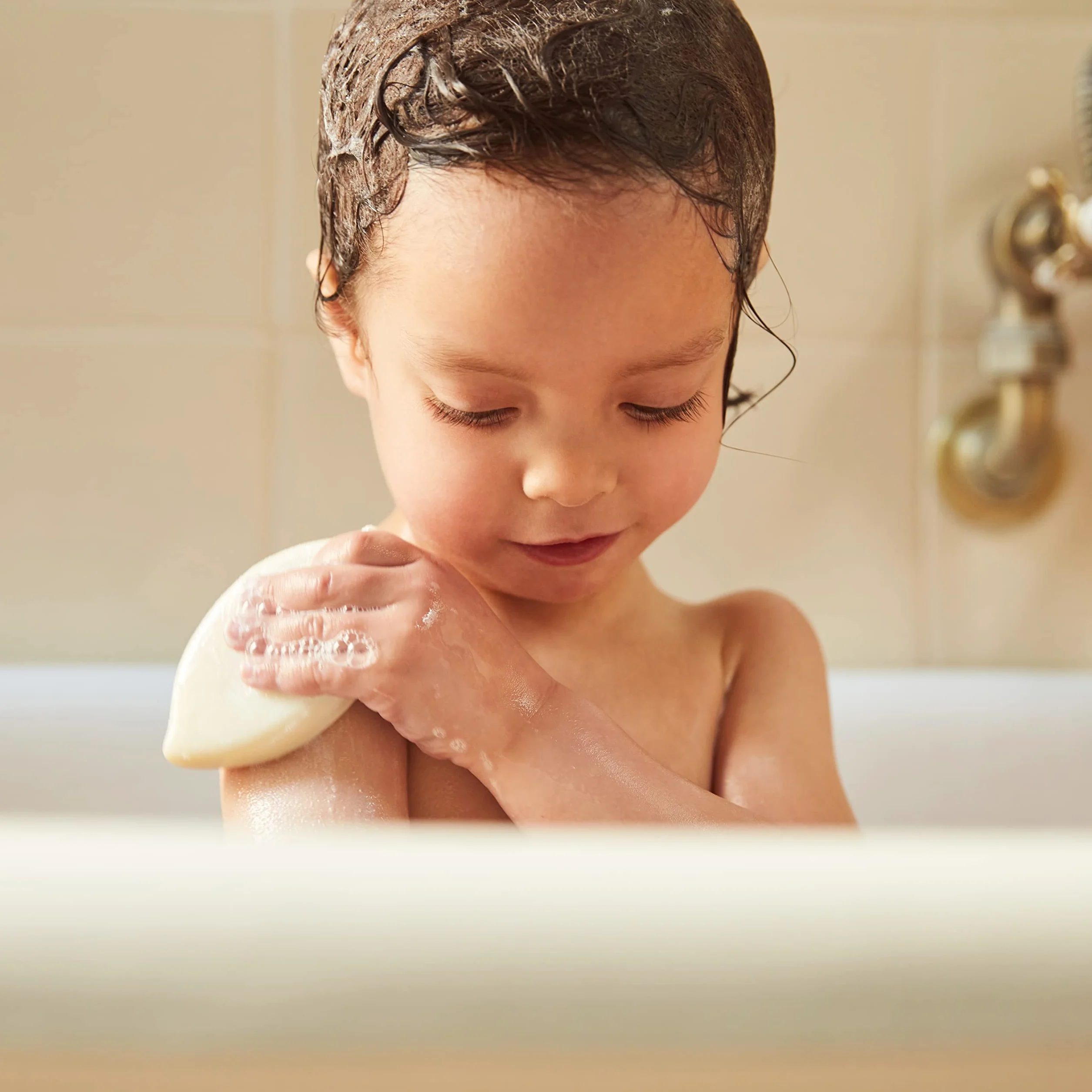 Mustela Shampooing Nettoyant Solide Vegan Huile Olive Avocat Corps Cheveux Enfants 3+ Famille 75g