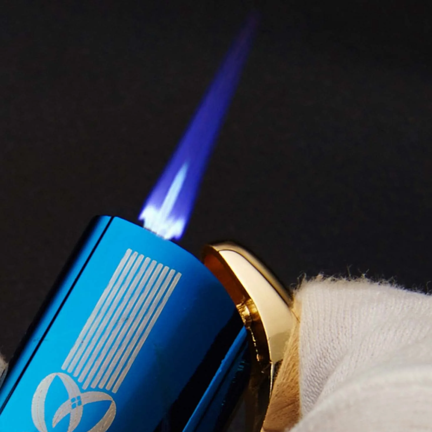 Paquet de 2 Briquet en Métal à la Mode Forte Flamme Rechargeable avec Fenêtre de Niveau de Carburant Mini Cadeaux pour Hommes (Butane Non Inclus)