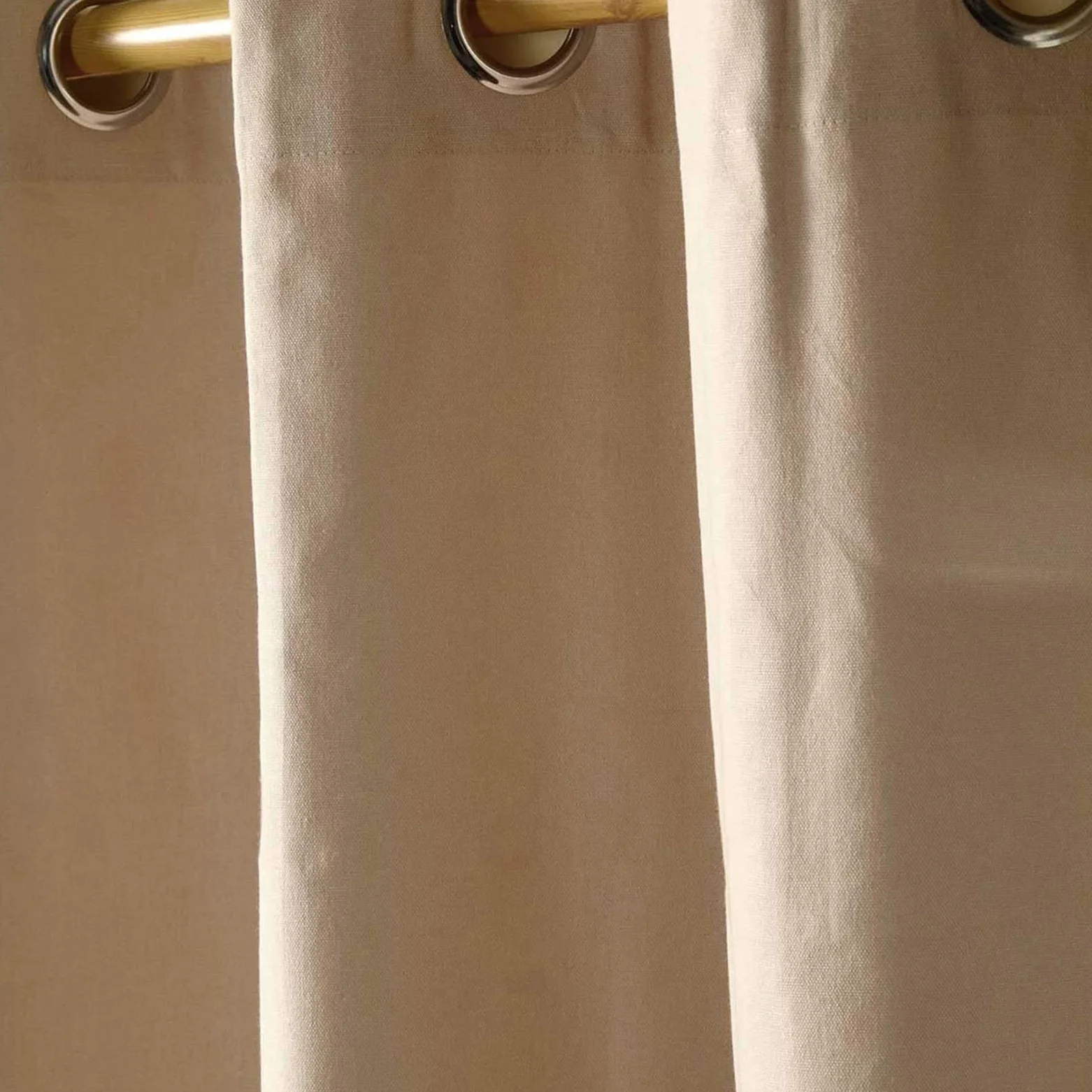 HOMESCAPES – Paire de Rideaux à œillets Prêt-à-Poser – Uni Beige – 100% Coton – 137 x 228 cm