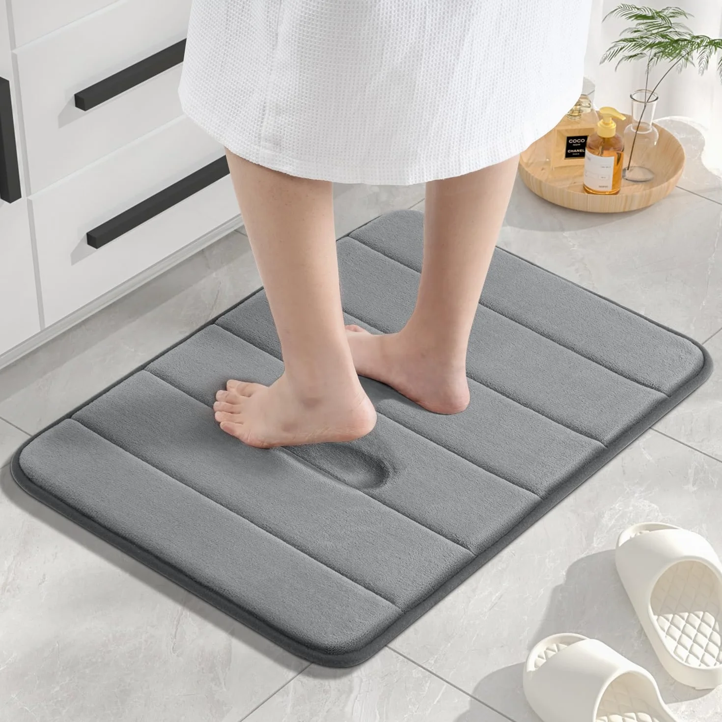 HITSLAM Tapis de Bain Antidérapant 40x60cm Mémoire de Forme Absorbant Lavable Séchage Rapide Gris Foncé