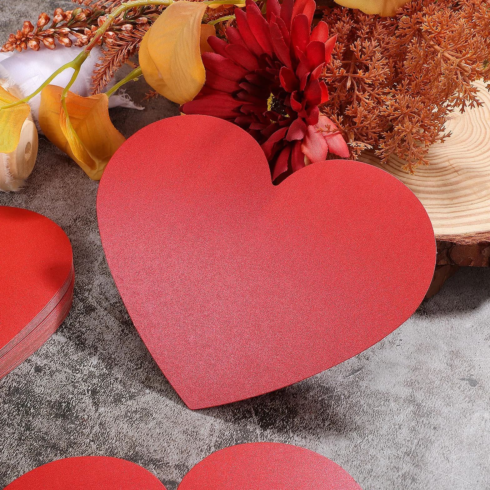 Découpe en papier en forme de cœur 40 pièces rouge Saint Valentin artisanat carton