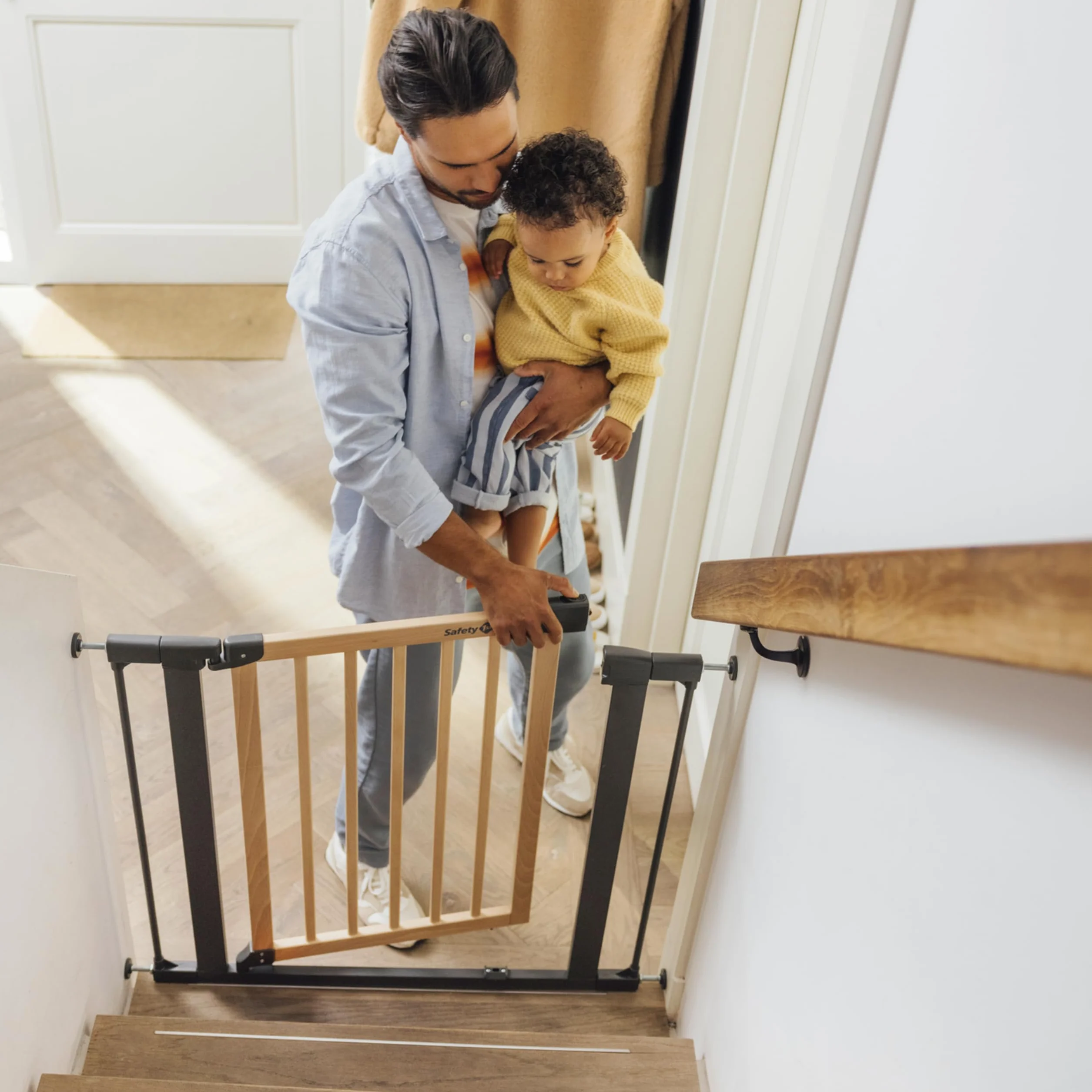 Safety 1st Simply Close Barrière de sécurité Enfant Bois 73-80 cm Double Verrouillage