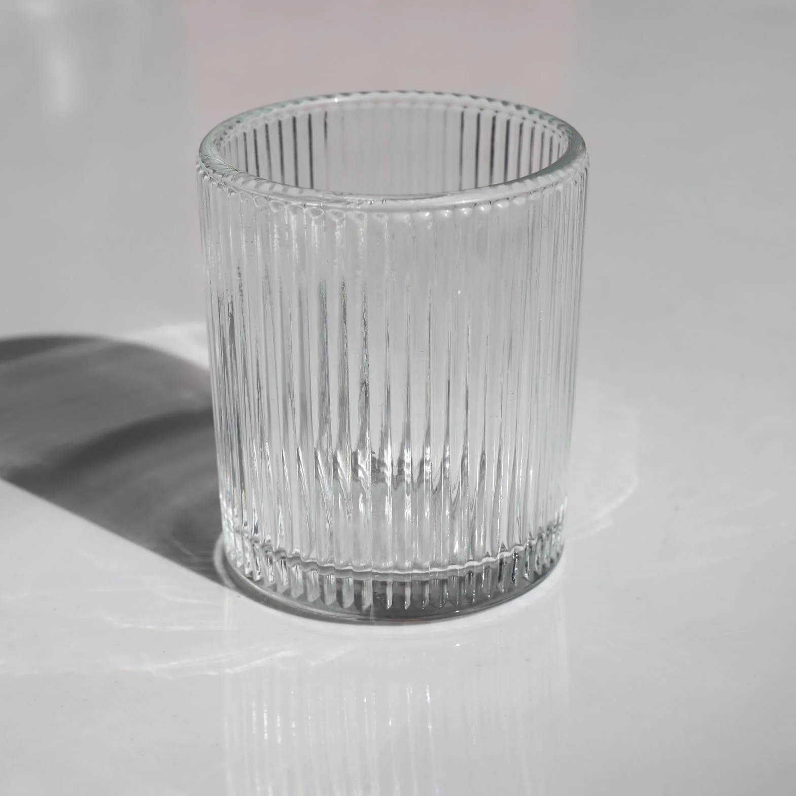 Lot de 12 Bougeoirs en Verre Côtelés Transparents pour Mariage, Fête et Décoration de Noël (5,5 cm × 6,5 cm)