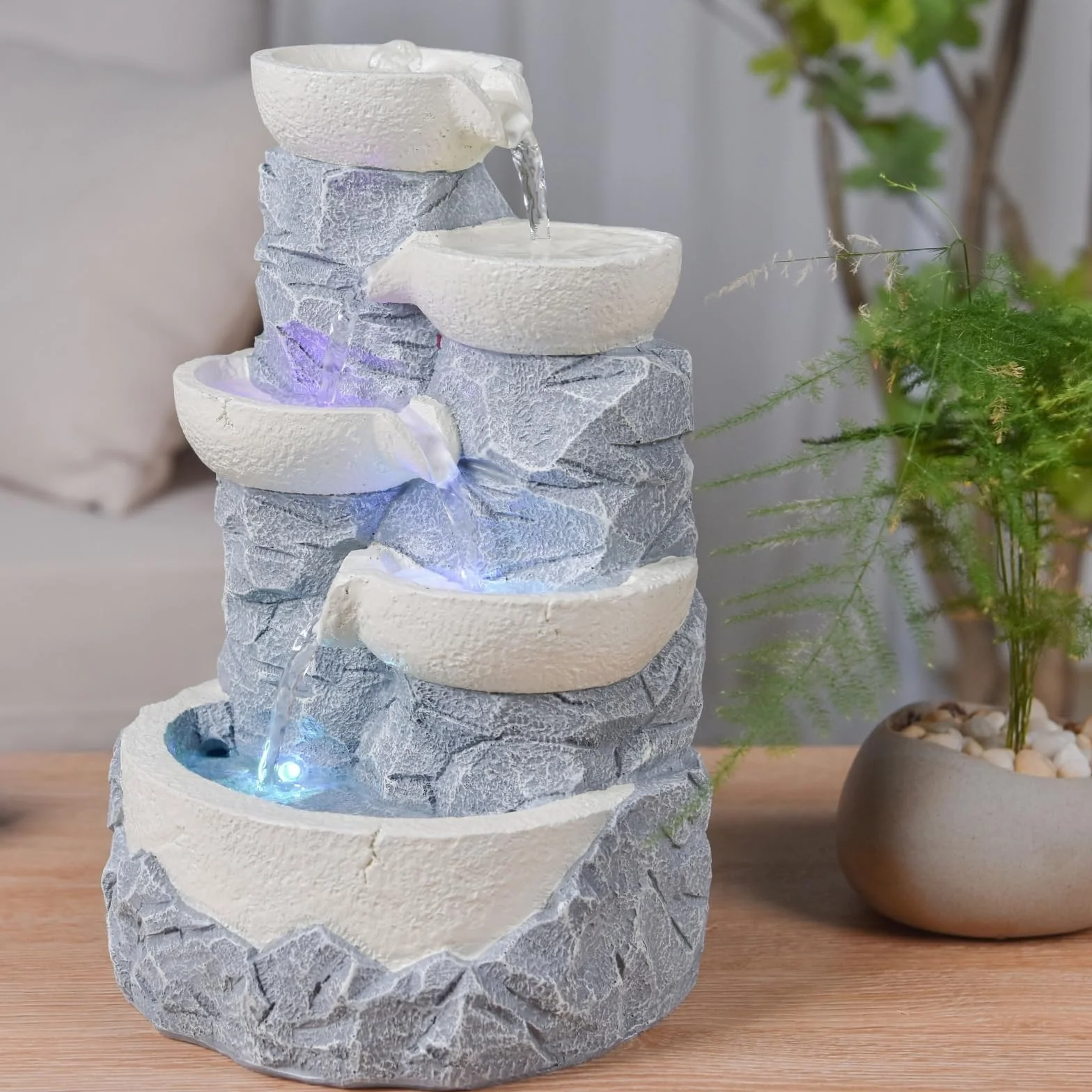 Fontaine d’Intérieur Cascade 4 Niveaux Jarre Effet Pierre Naturelle Lumière LED Coloré, Déco Zen, H 31cm – Ganda Zen’Light