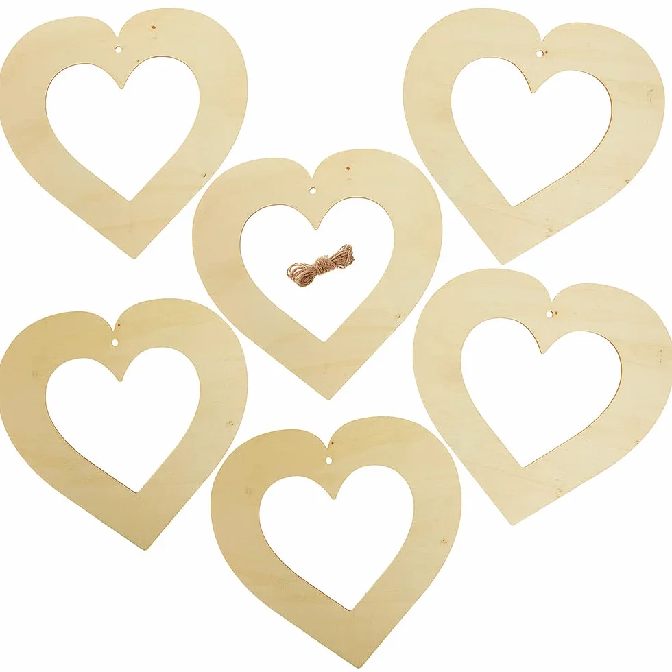 Baker Ross FX500 Couronnes en bois en forme de cœur Lot de 6 Décorations Saint-Valentin fait soi-même