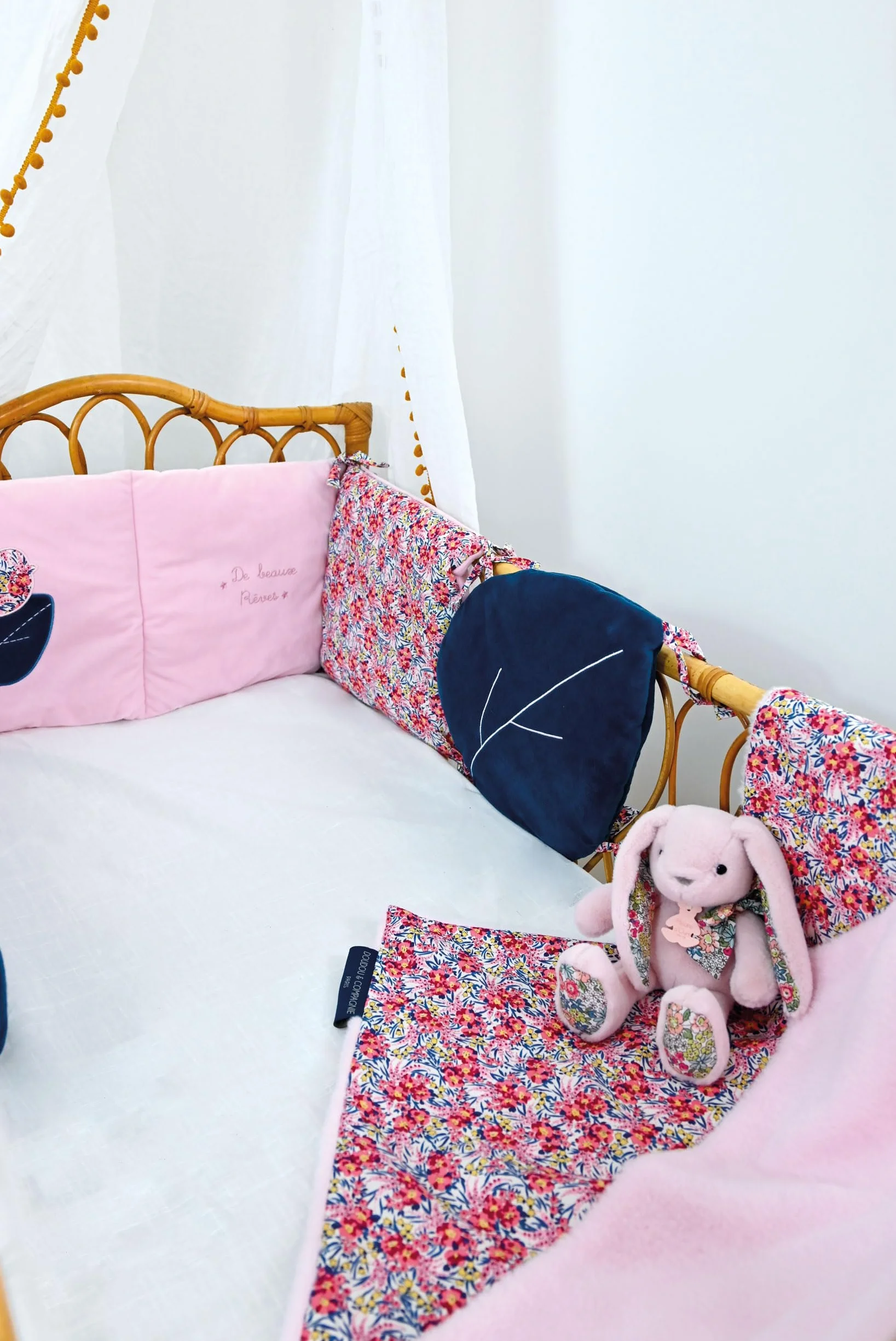 DOUDOU ET COMPAGNIE Plaid Douceur Rose Fleuri 70 x 100 cm 100% Coton Peluche Bébé