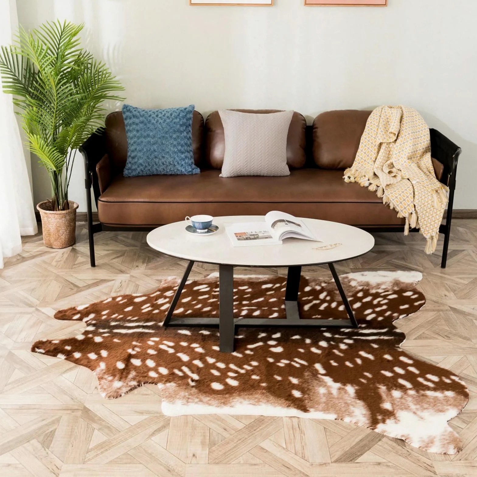 Grand tapis Sika en fausse fourrure avec imprimé cerf - 1,5 x 1,8 m - Blanc et marron
