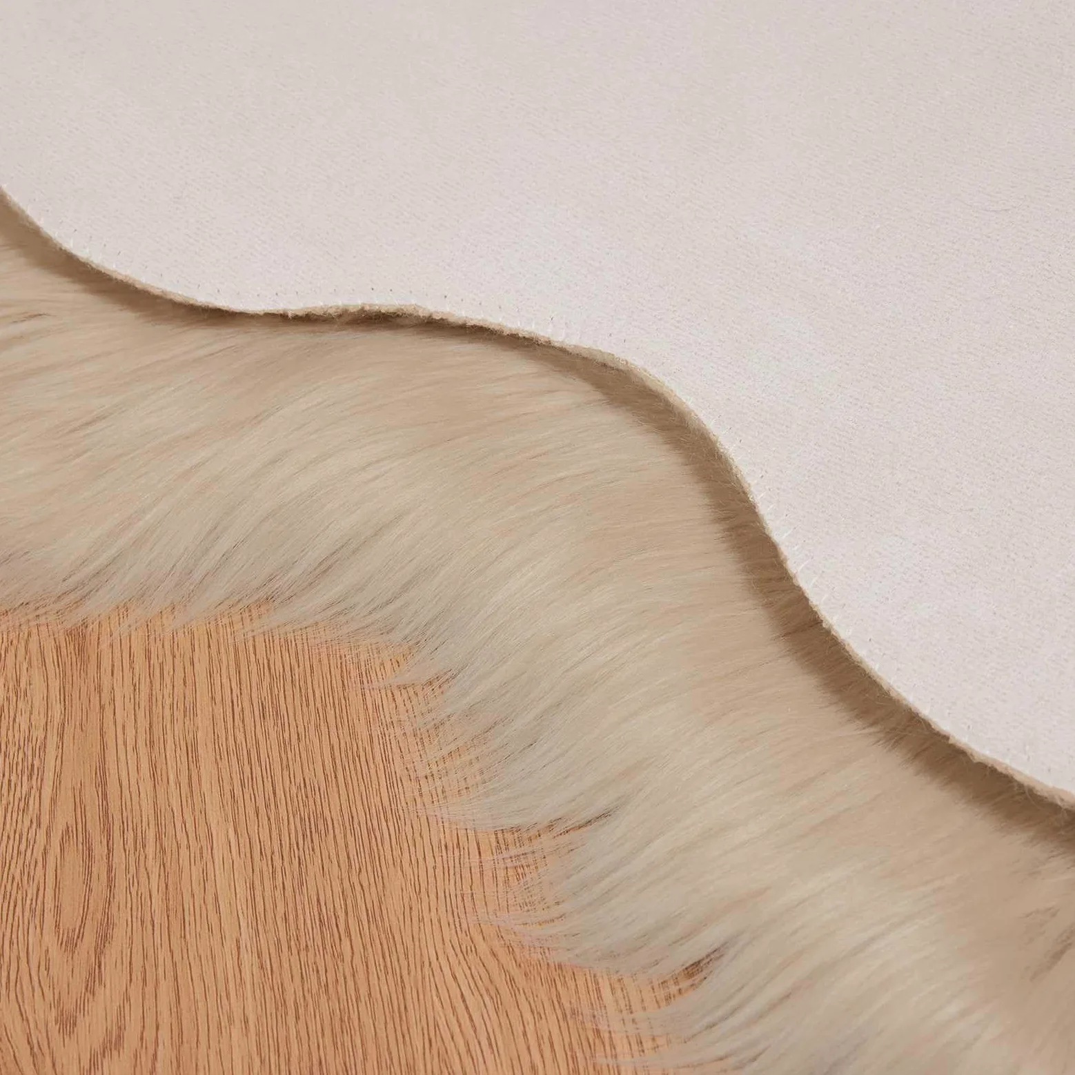TAFALLA Tapis en peau de mouton synthétique en polyester - Beige - 60 x 90 cm - Poils longs moelleux et doux - Pour salon, chambre à coucher, couloir - Protection de sol