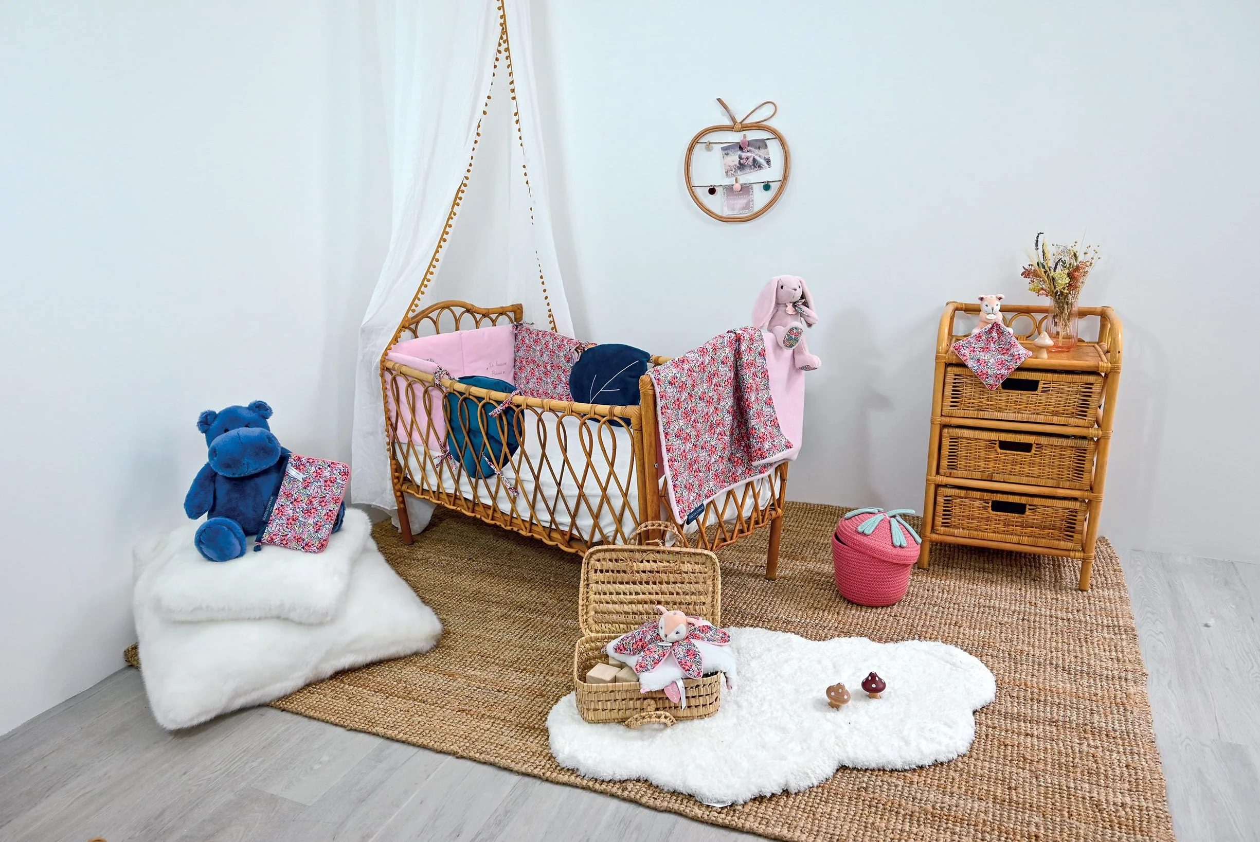 DOUDOU ET COMPAGNIE Plaid Douceur Rose Fleuri 70 x 100 cm 100% Coton Peluche Bébé