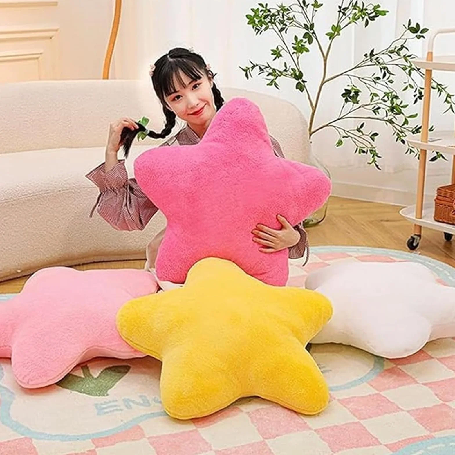 Coussin décoratif en forme d'étoile 30 cm rose clair peluche enfant